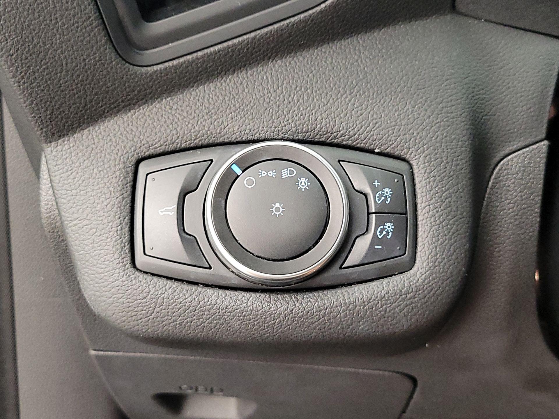Thumbnail: 2017 Ford Escape - 13