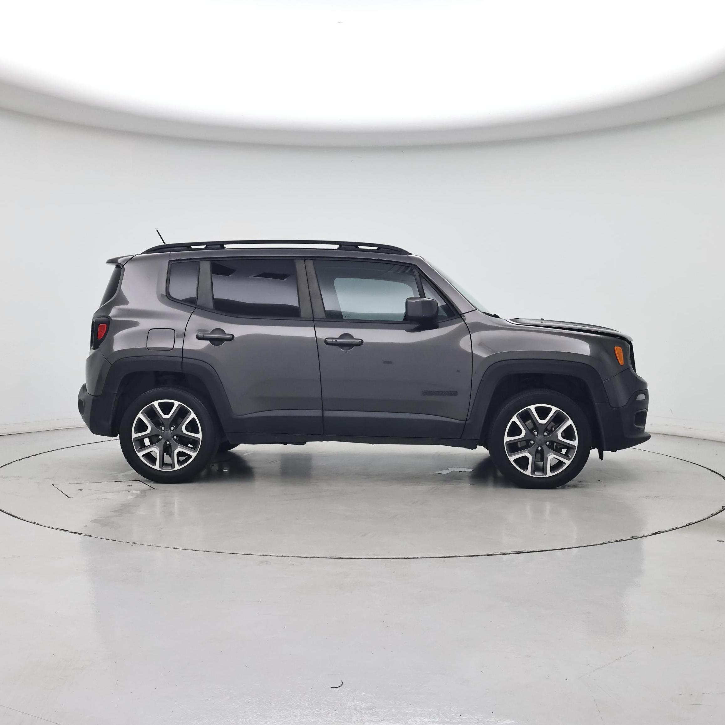 Thumbnail: 2017 Jeep Renegade - 7