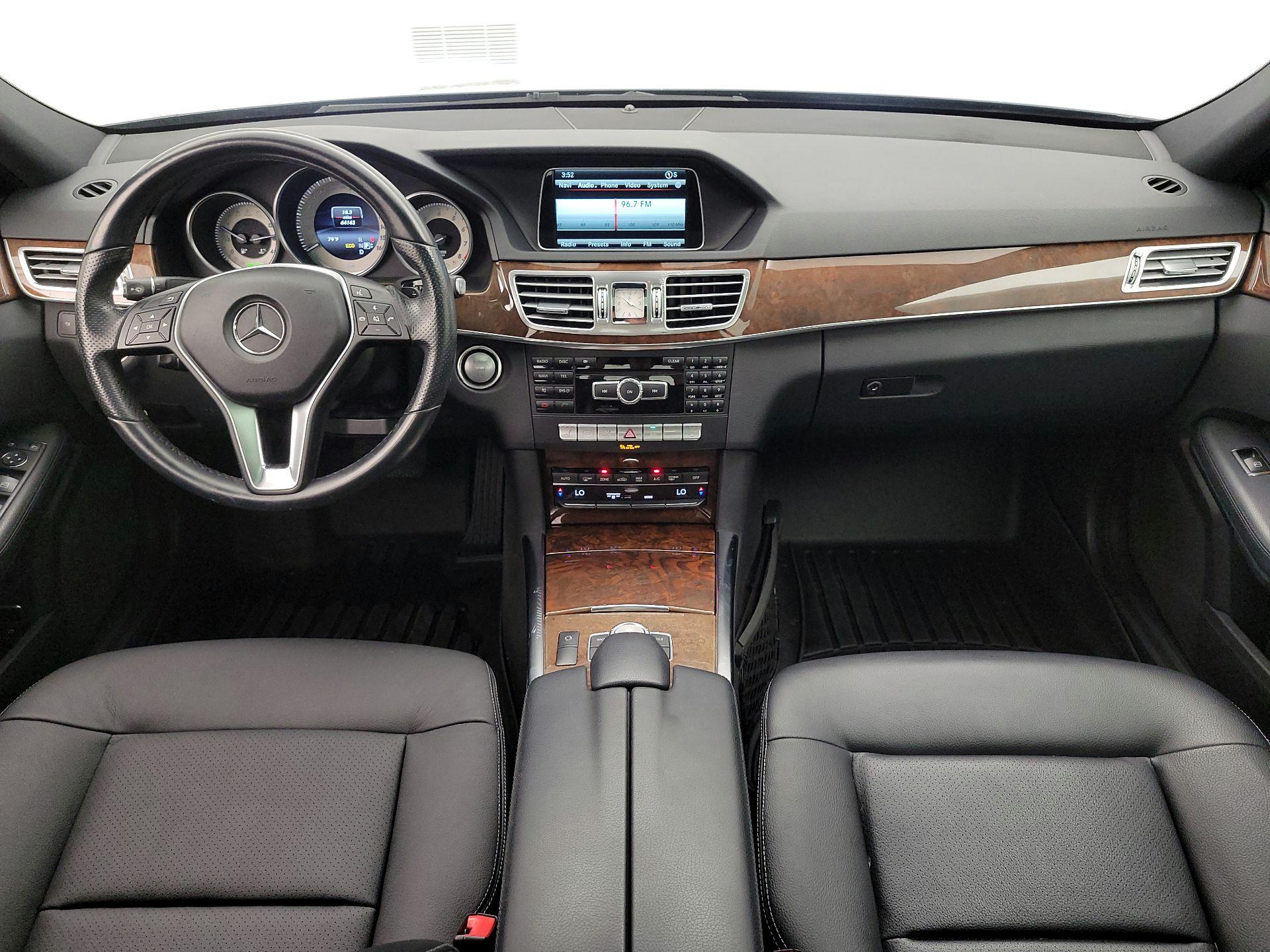 Thumbnail: 2014 Mercedes-Benz E-Class - 9