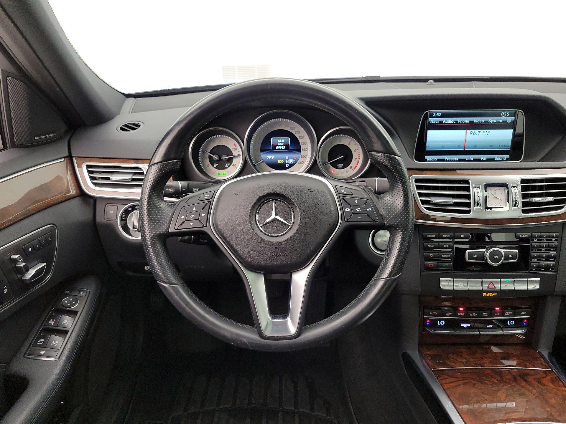 Thumbnail: 2014 Mercedes-Benz E-Class - 10