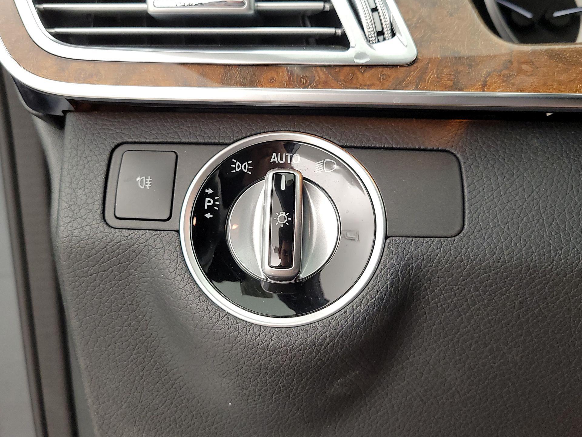 Thumbnail: 2014 Mercedes-Benz E-Class - 13