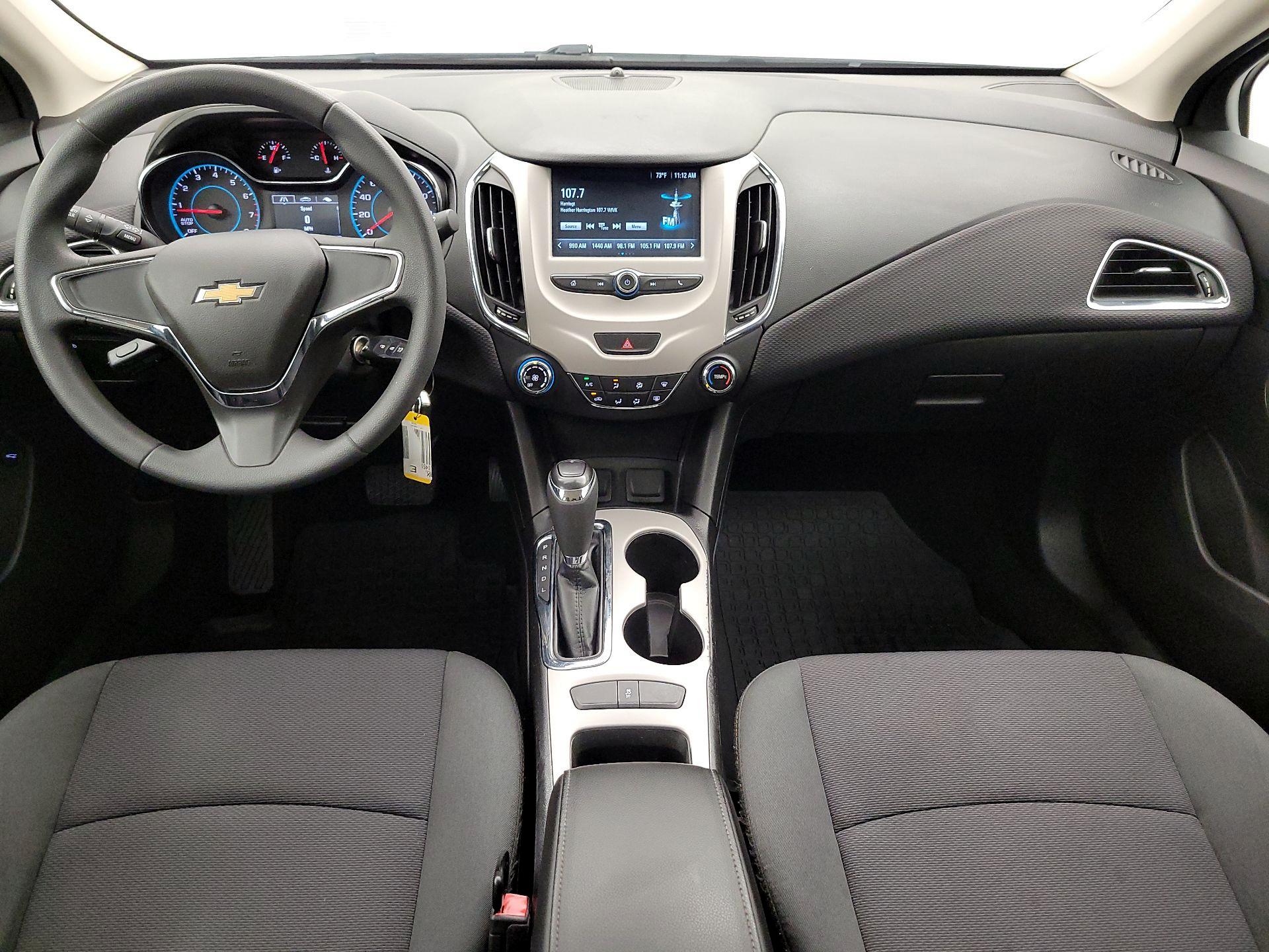 Thumbnail: 2017 Chevrolet Cruze - 9