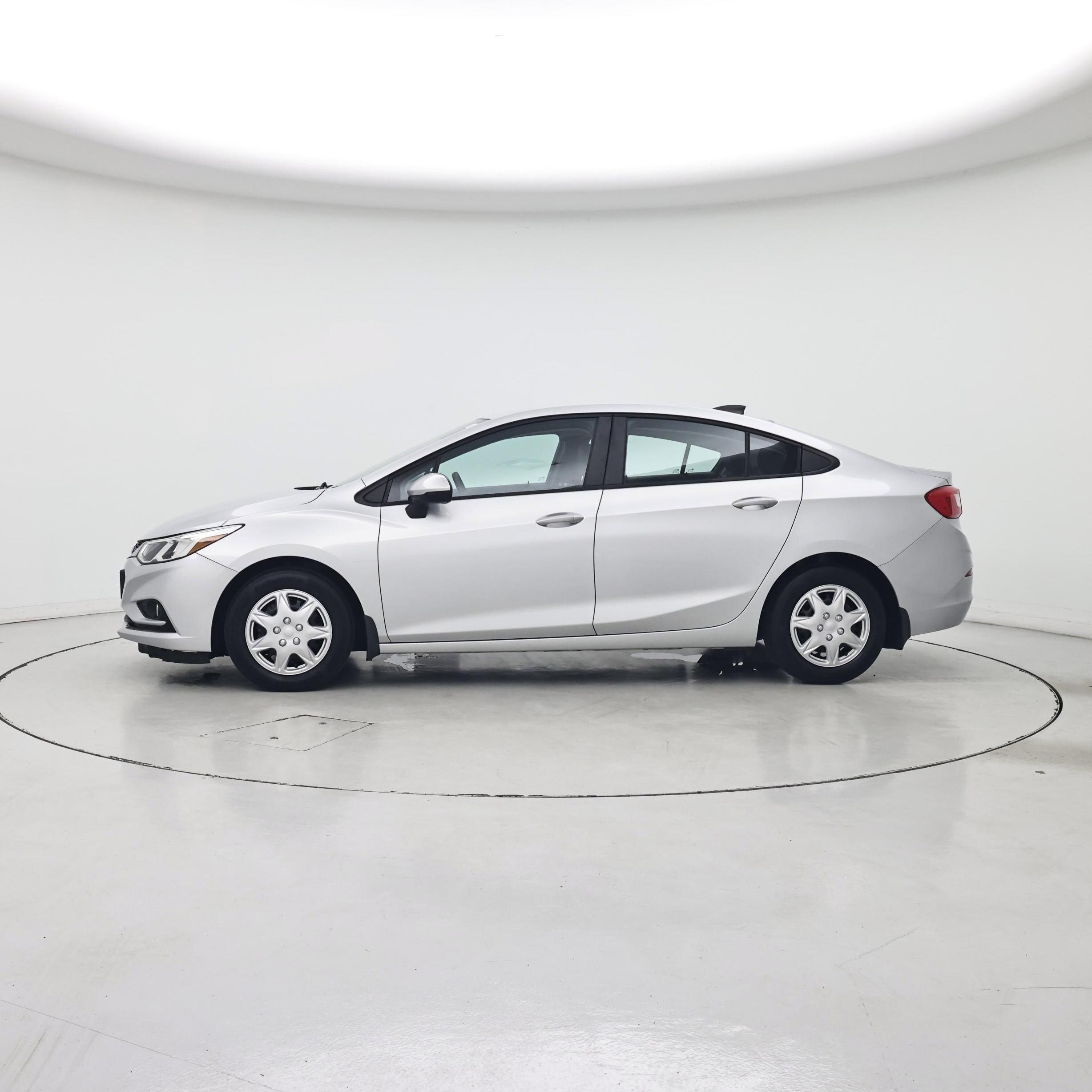 Thumbnail: 2017 Chevrolet Cruze - 3