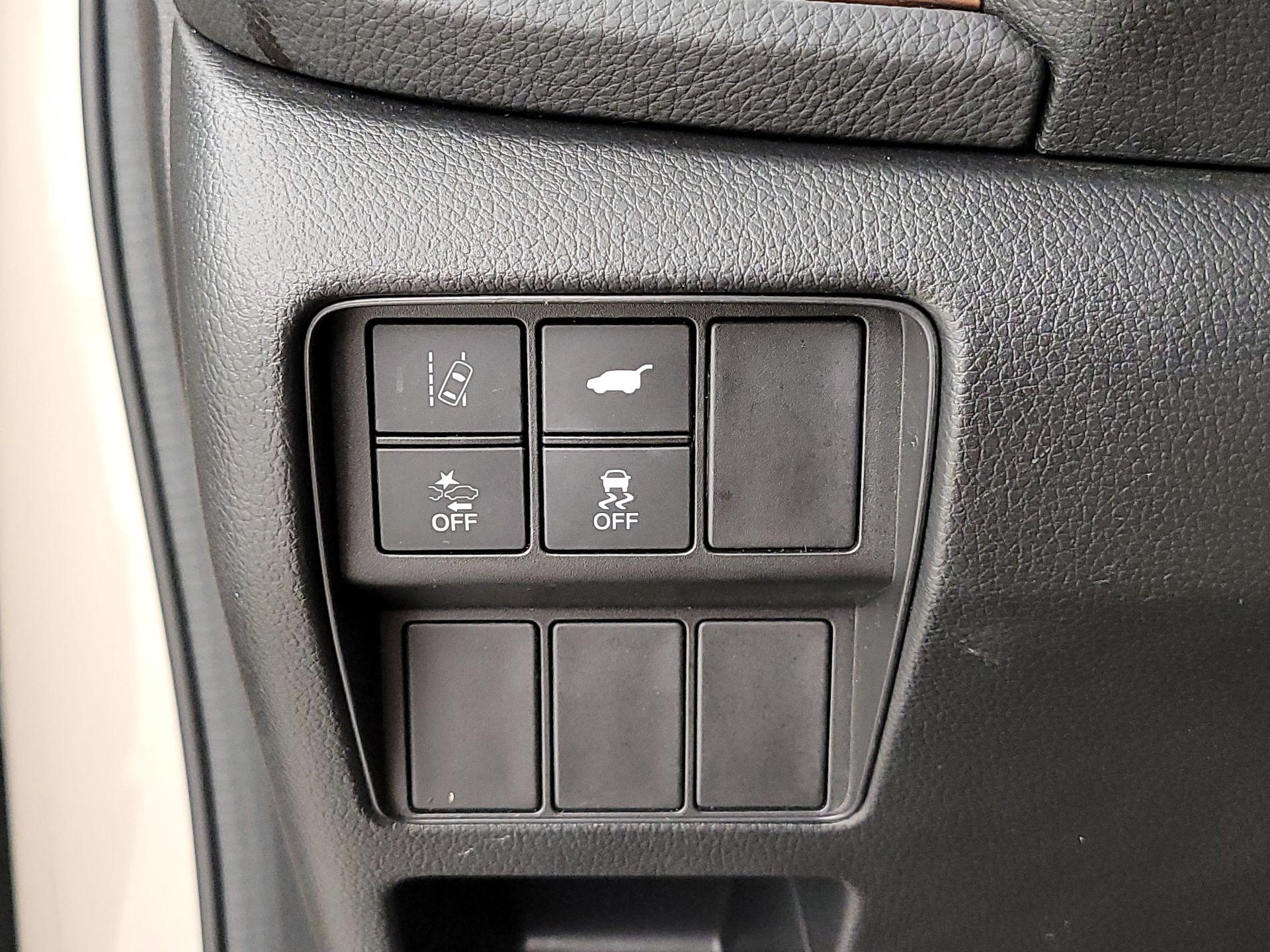 Thumbnail: 2019 Honda CR-V - 13