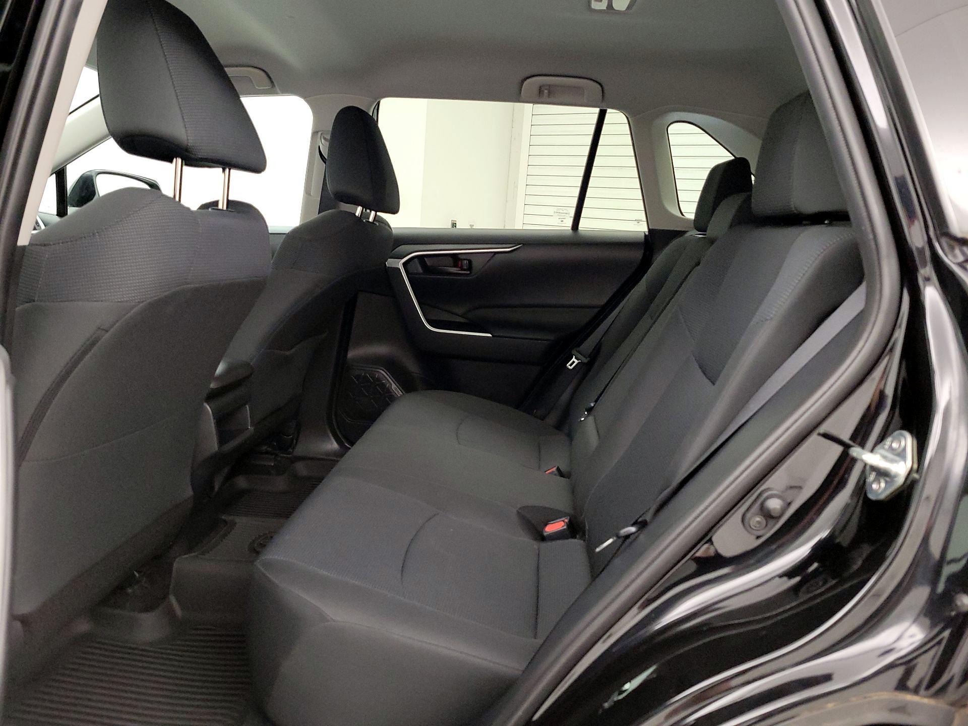 Thumbnail: 2021 Toyota RAV4 - 19