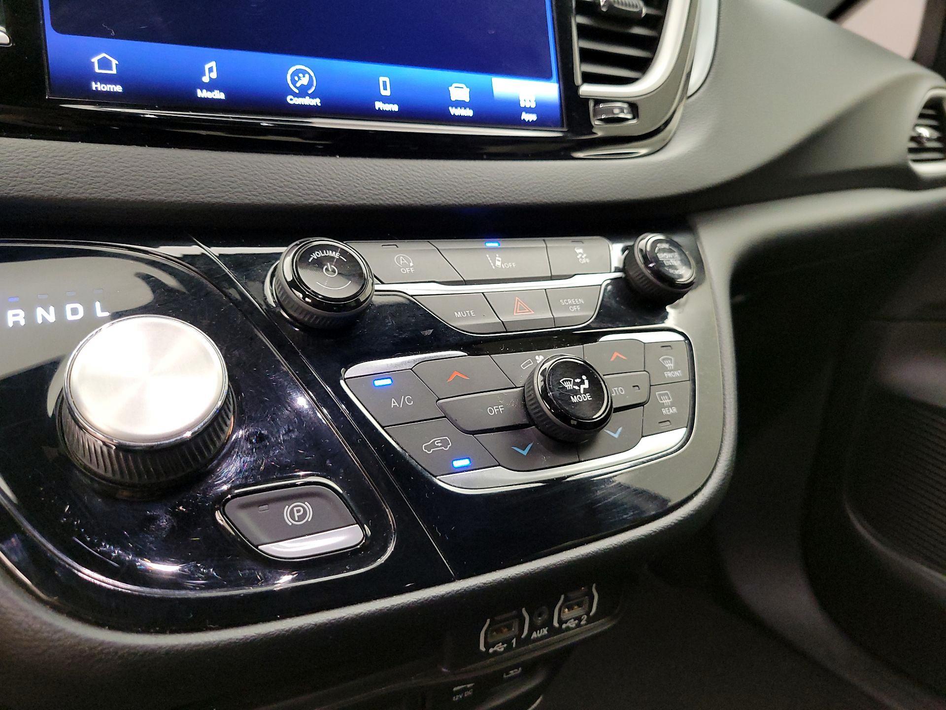 Thumbnail: 2022 Chrysler Pacifica - 16