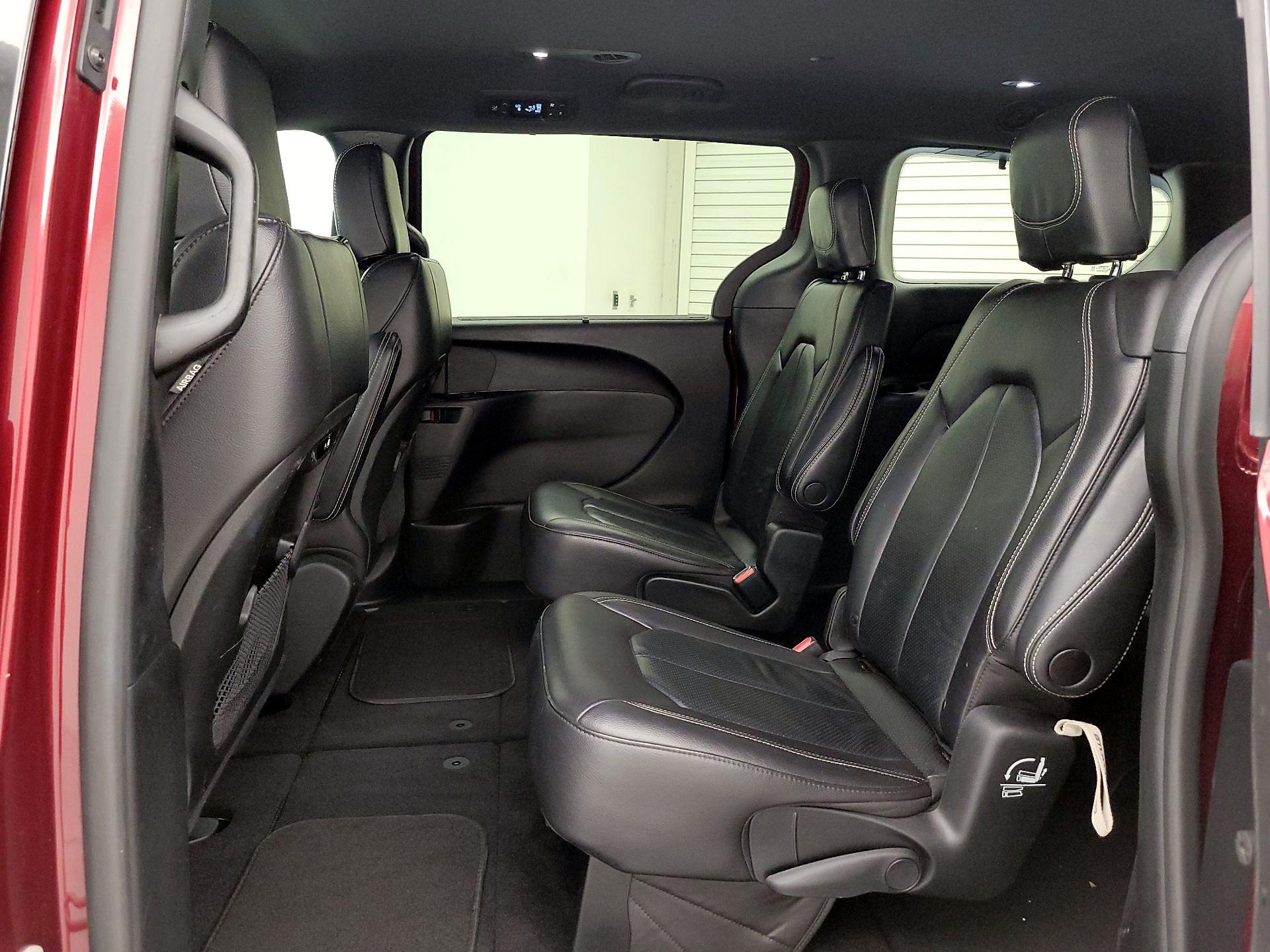 Thumbnail: 2022 Chrysler Pacifica - 19