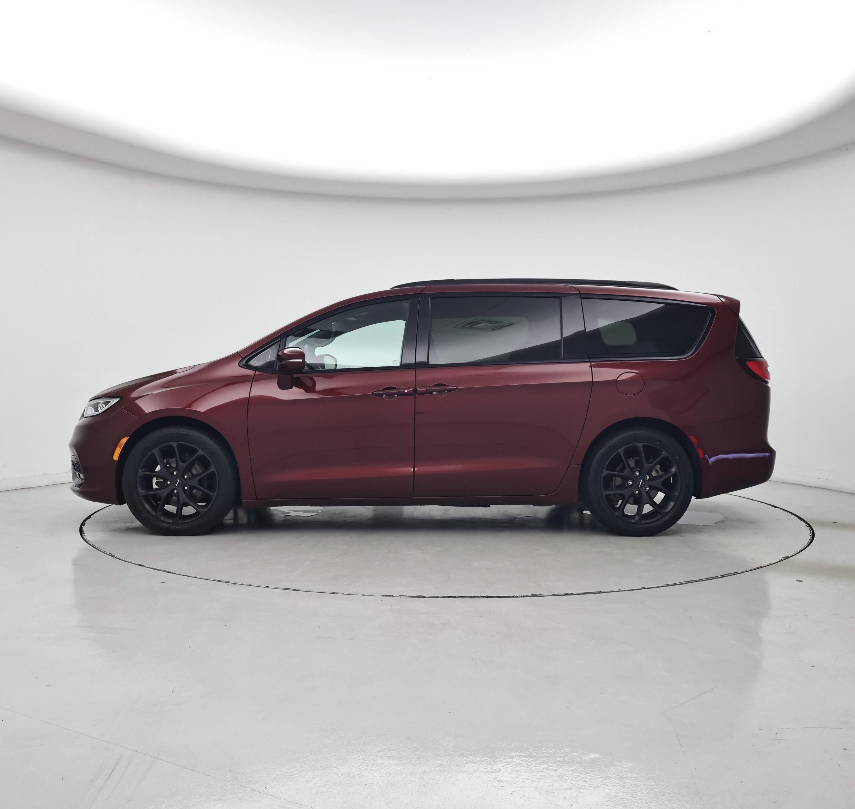 Thumbnail: 2022 Chrysler Pacifica - 3