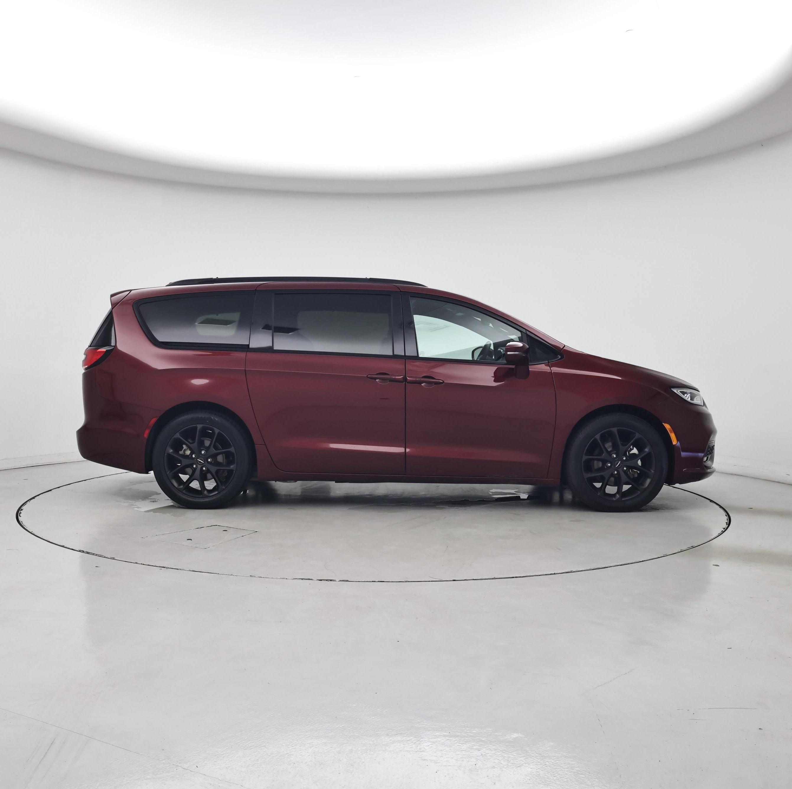 Thumbnail: 2022 Chrysler Pacifica - 7