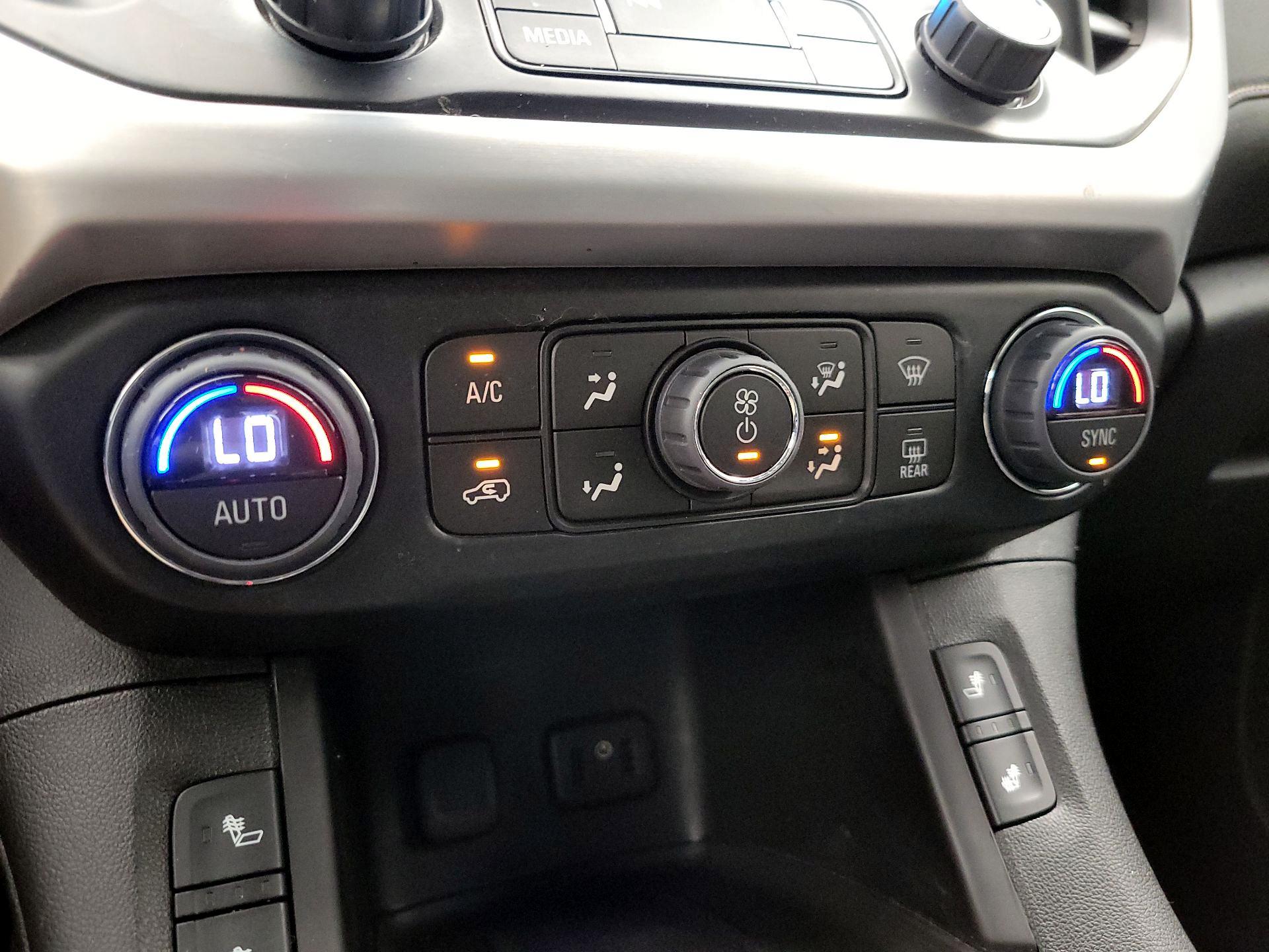 Thumbnail: 2018 GMC Acadia - 17