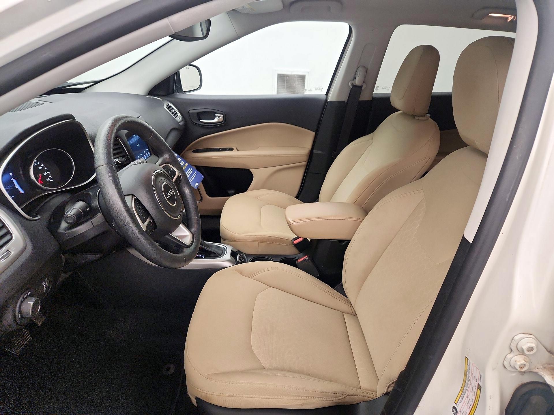 Thumbnail: 2018 Jeep Compass - 11