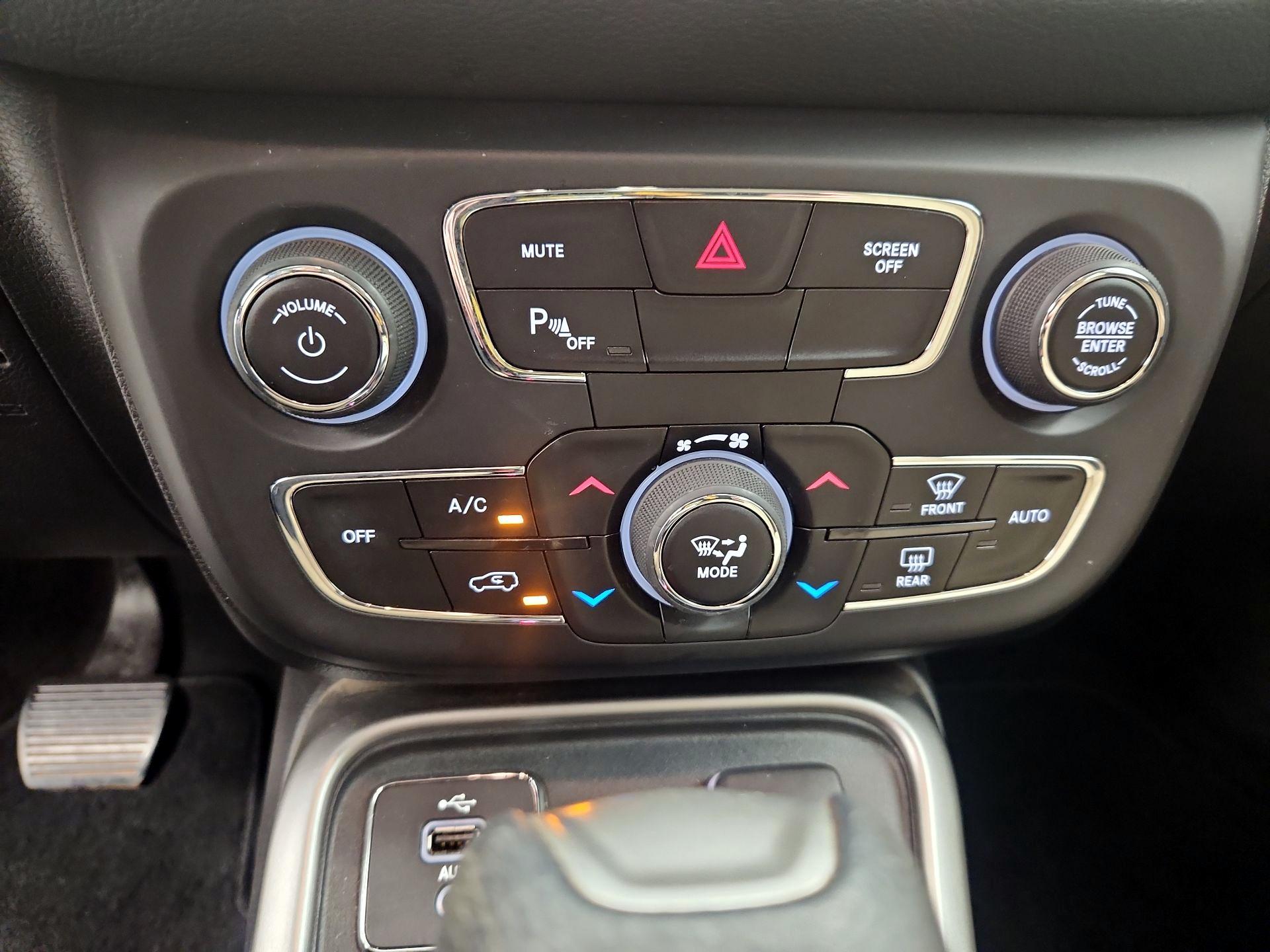 Thumbnail: 2018 Jeep Compass - 16