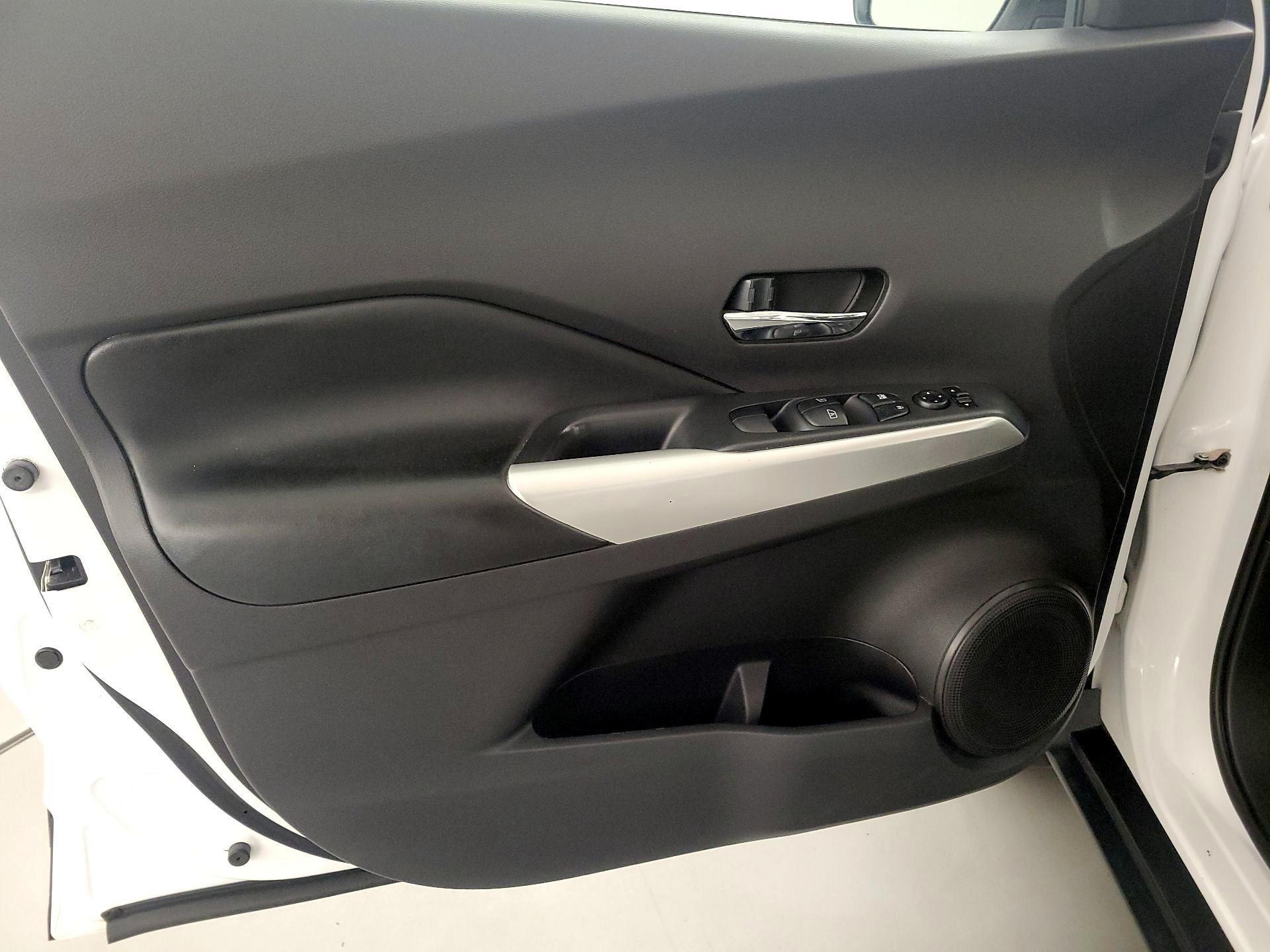 Thumbnail: 2020 Nissan Kicks - 12