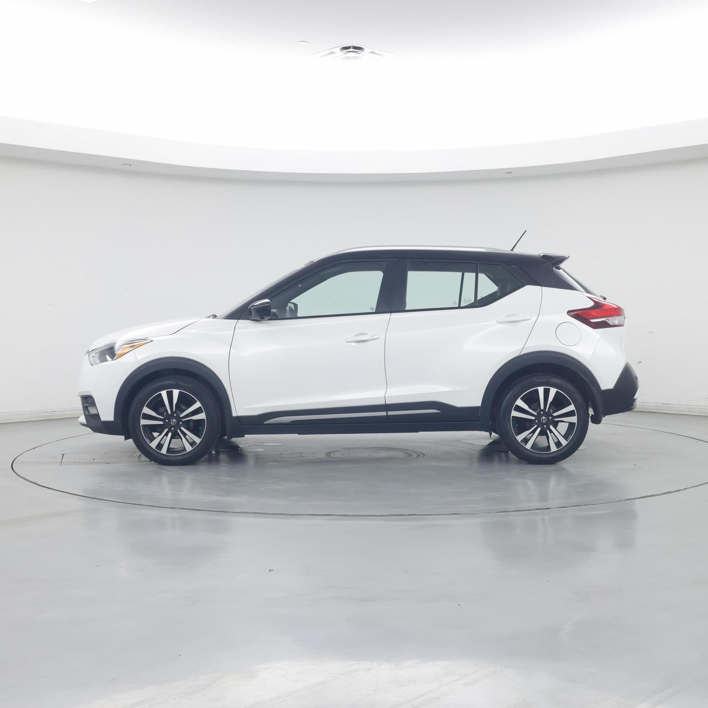 Thumbnail: 2020 Nissan Kicks - 3
