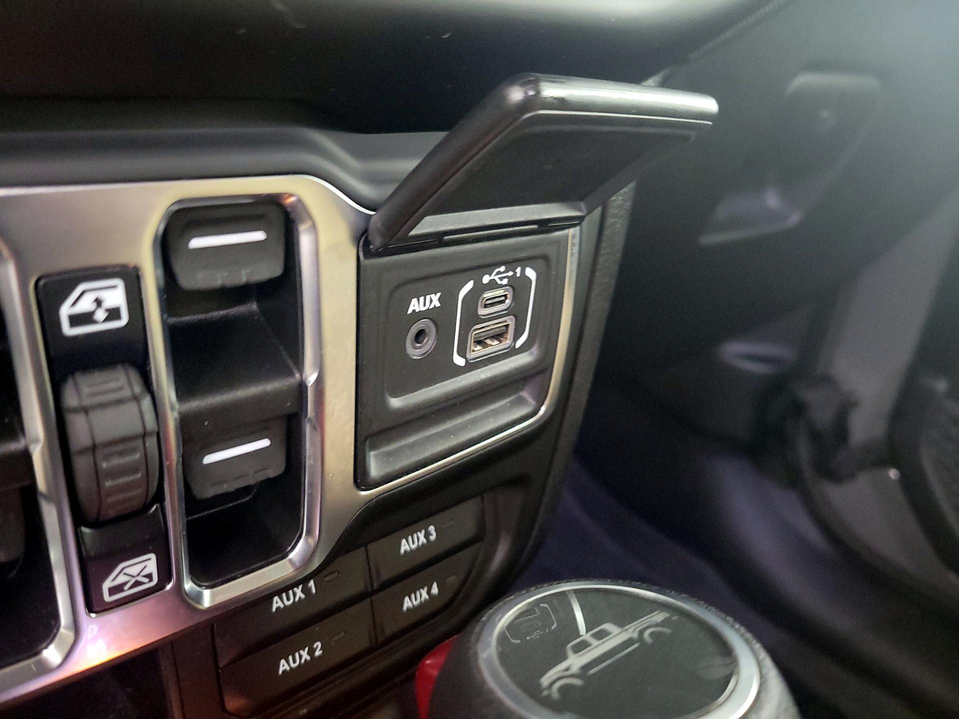 Thumbnail: 2021 Jeep Gladiator - 18