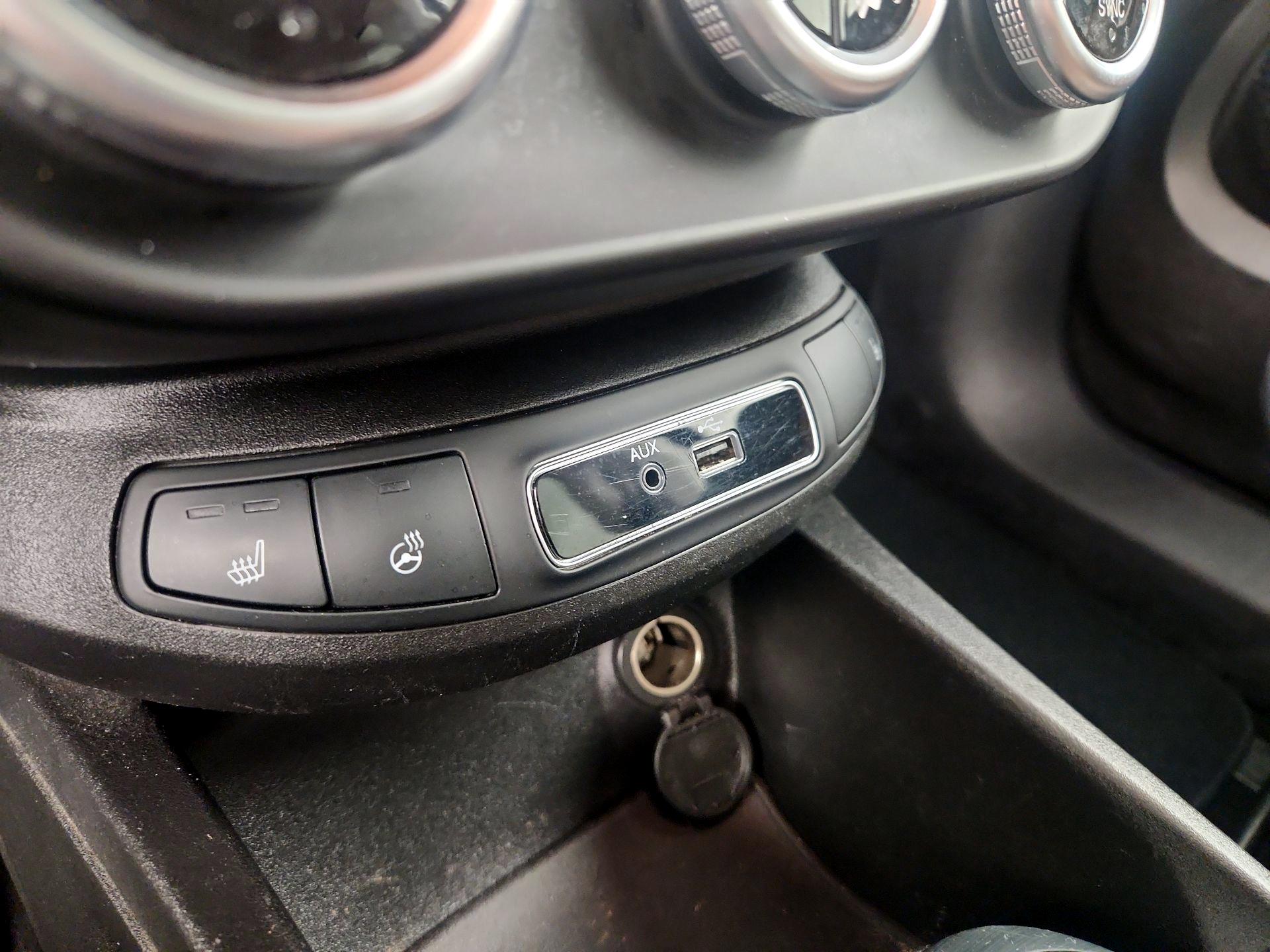 Thumbnail: 2016 Fiat 500X - 19