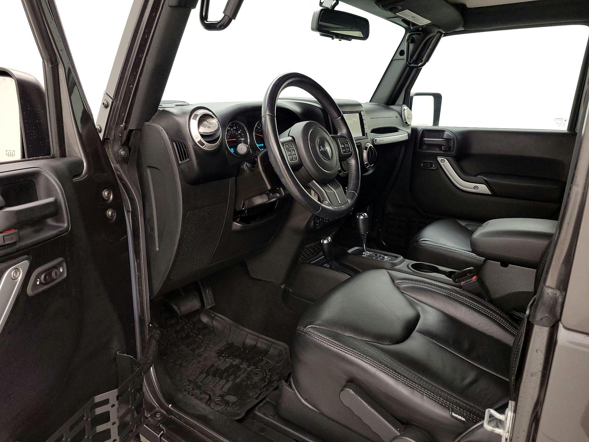 Thumbnail: 2016 Jeep Wrangler - 11