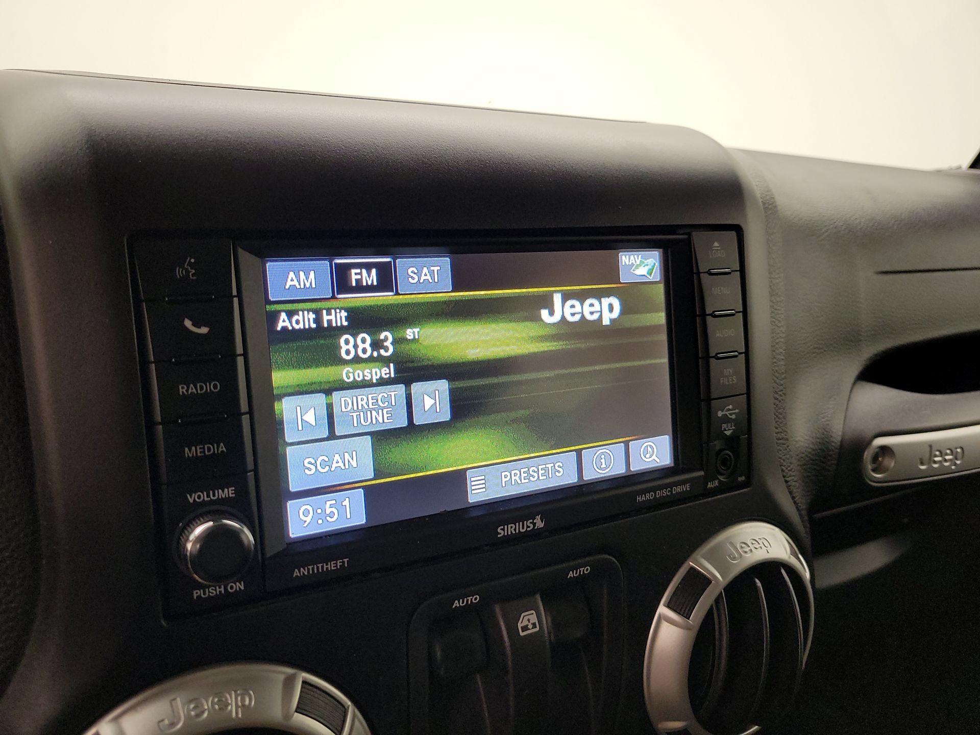 Thumbnail: 2016 Jeep Wrangler - 13