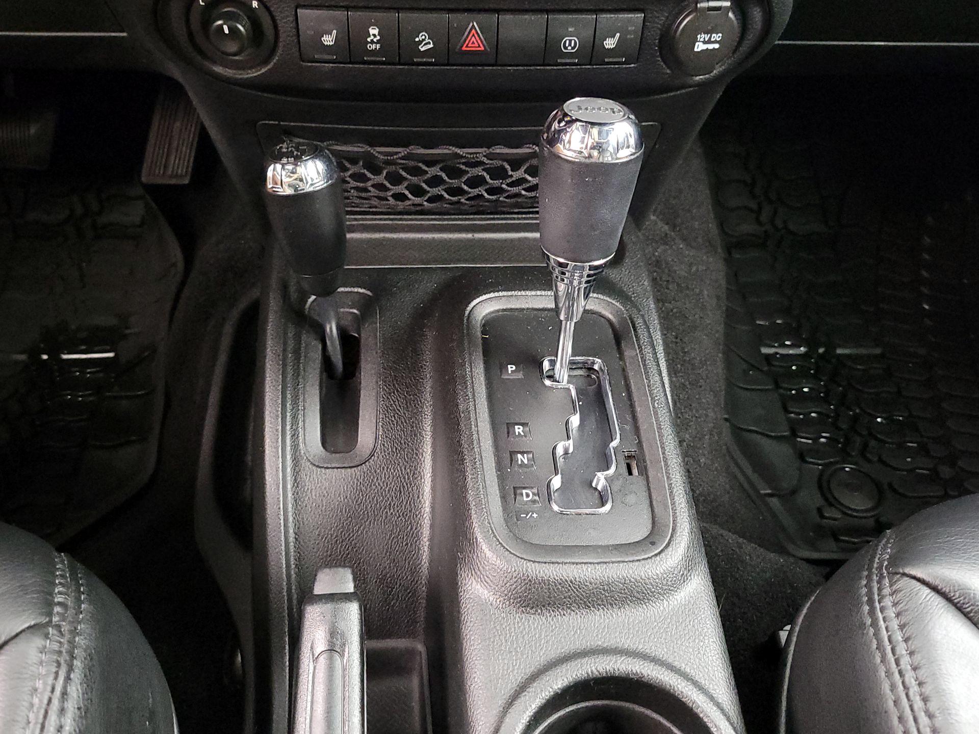 Thumbnail: 2016 Jeep Wrangler - 15