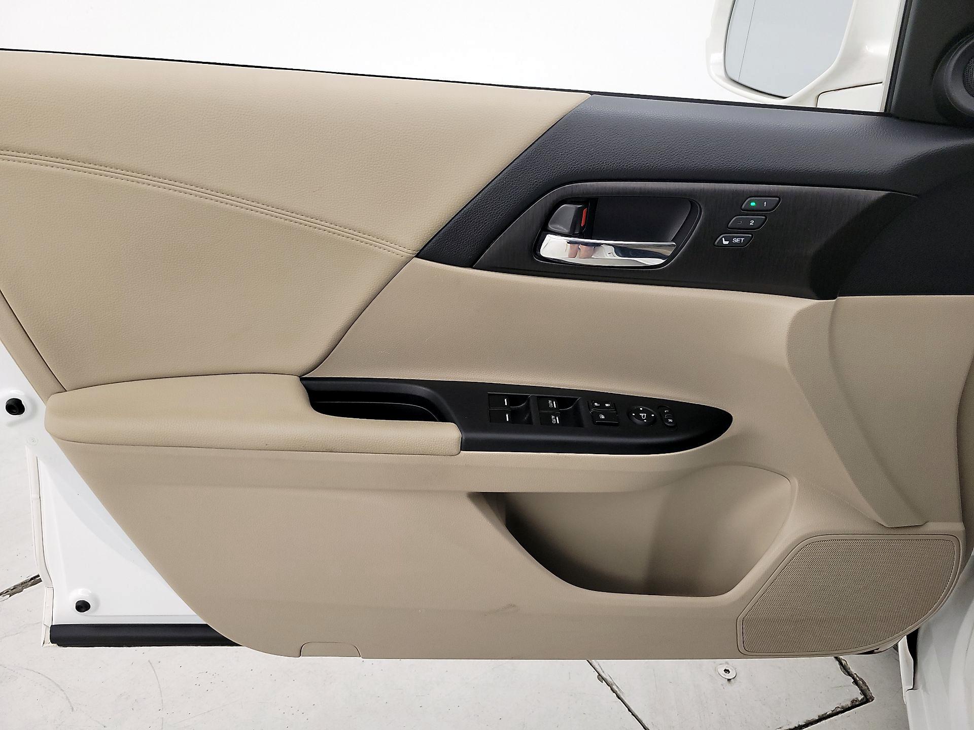 Thumbnail: 2013 Honda Accord - 12