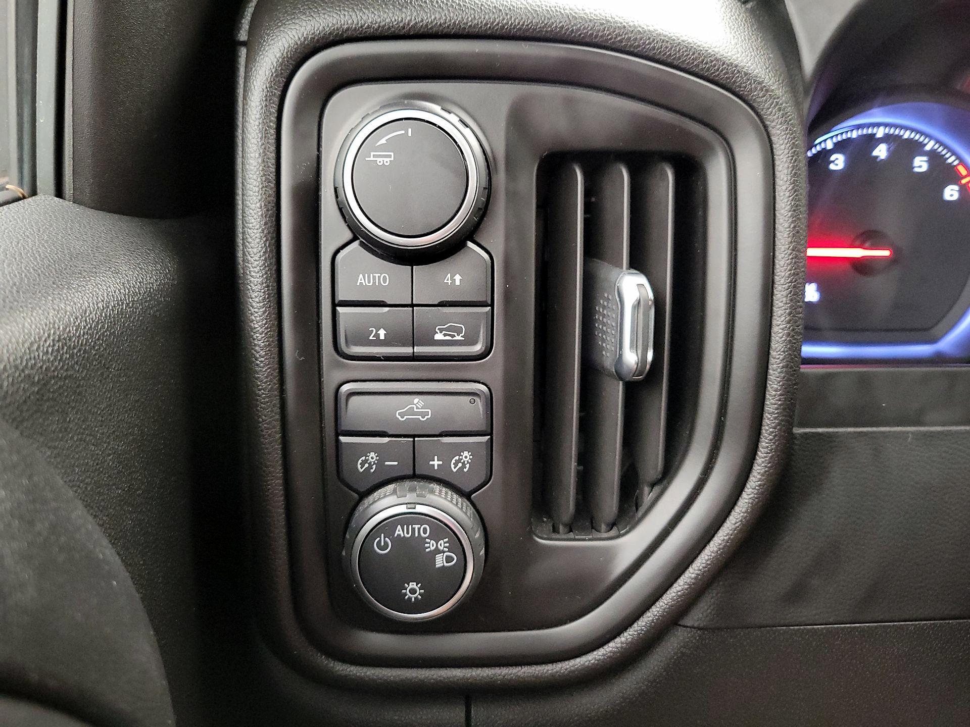 Thumbnail: 2020 Chevrolet Silverado 1500 - 13