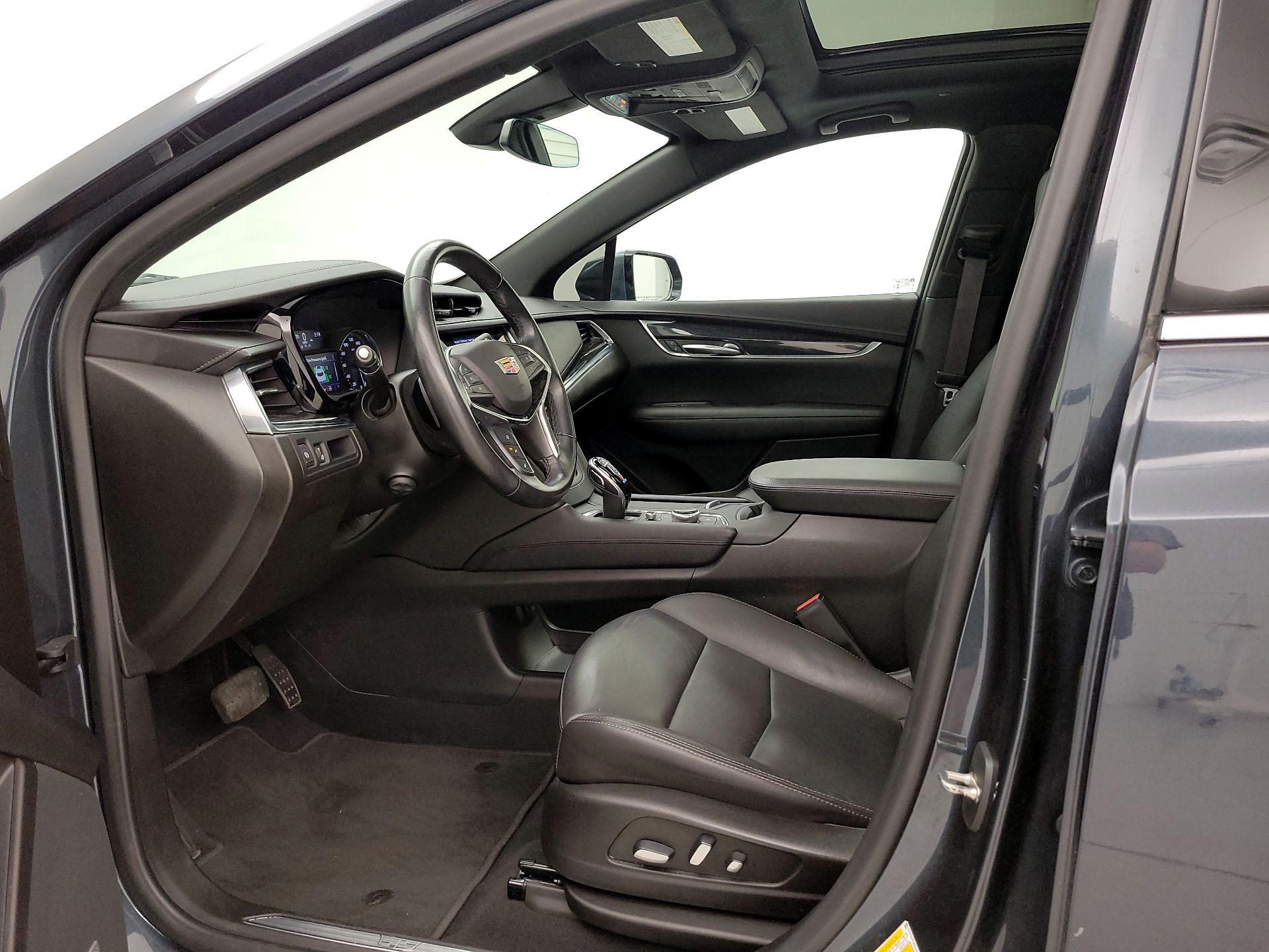 Thumbnail: 2021 Cadillac XT5 - 11