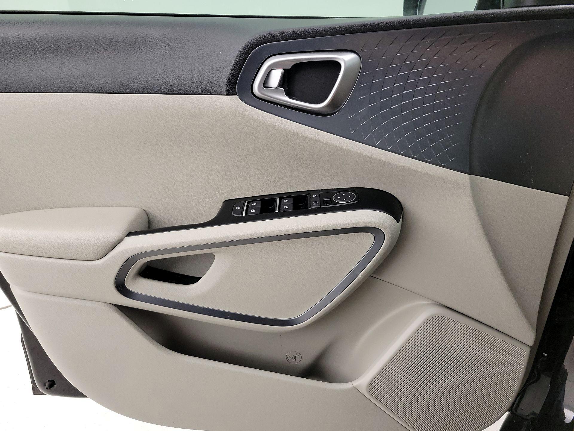 Thumbnail: 2020 Kia Soul - 12
