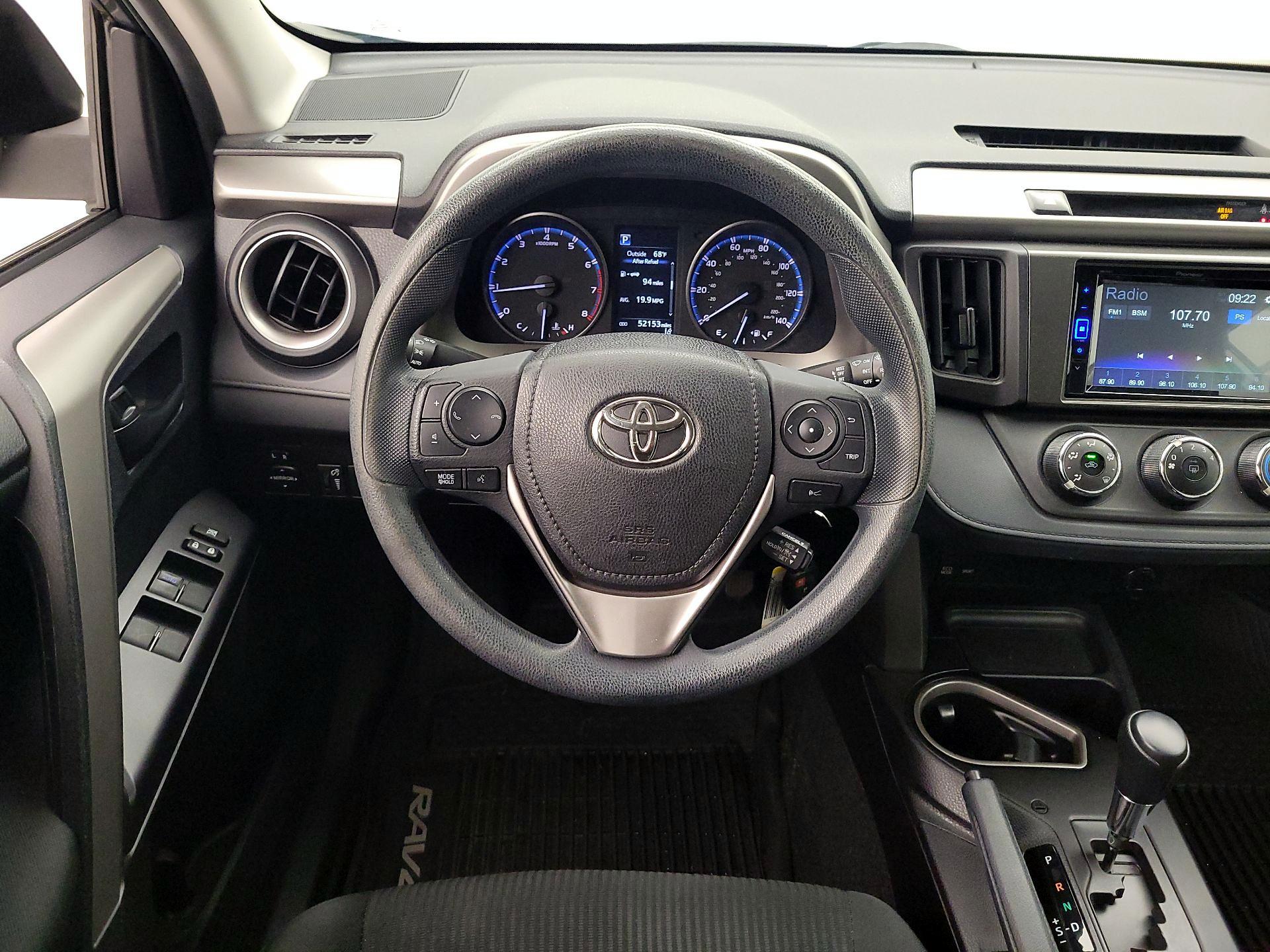 Thumbnail: 2018 Toyota RAV4 - 10