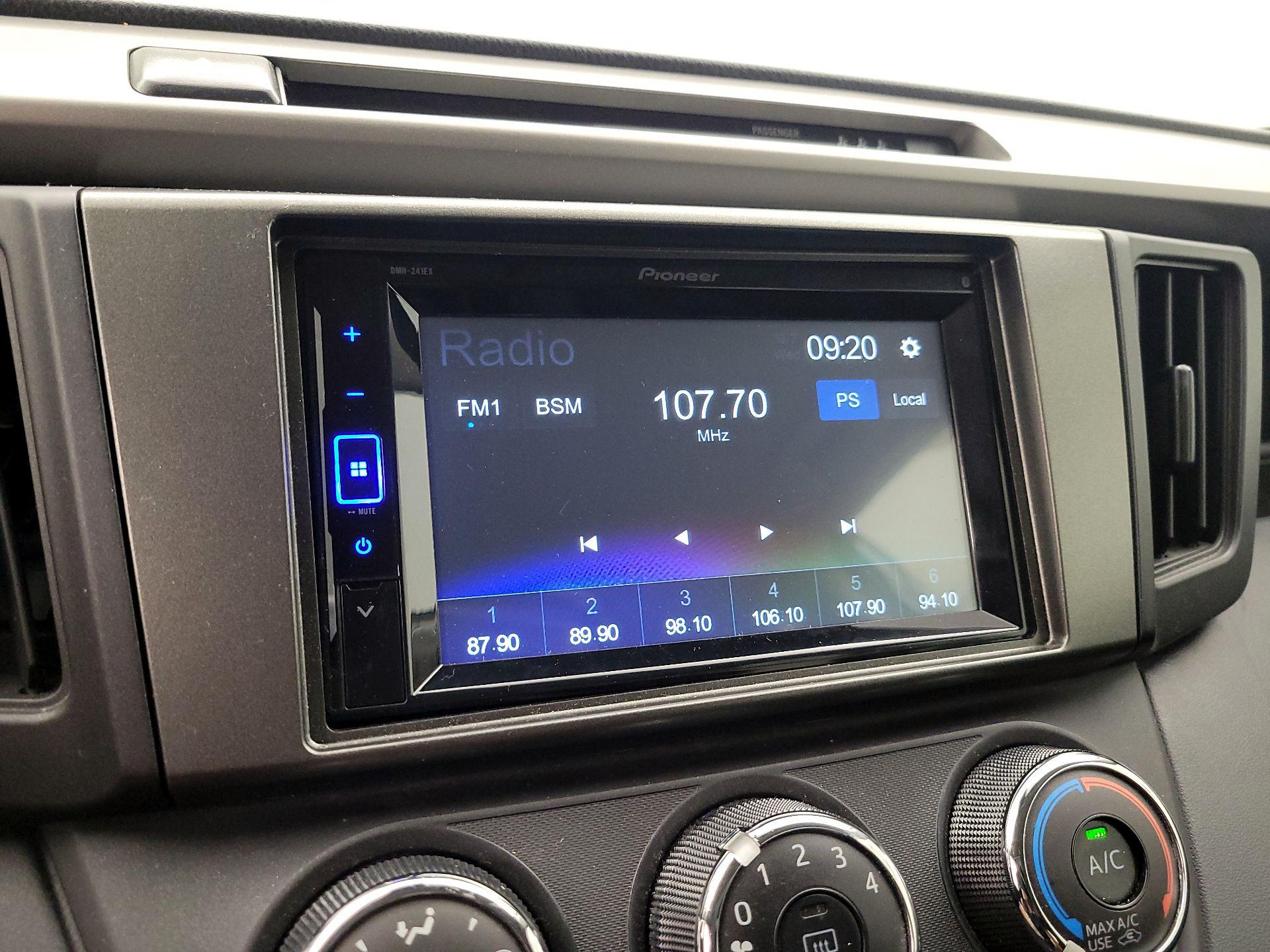 Thumbnail: 2018 Toyota RAV4 - 15