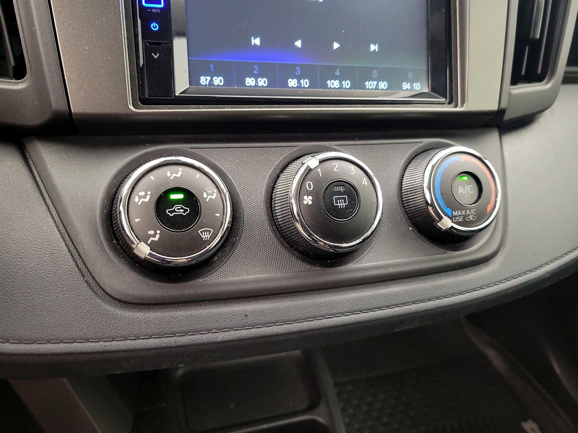 Thumbnail: 2018 Toyota RAV4 - 16