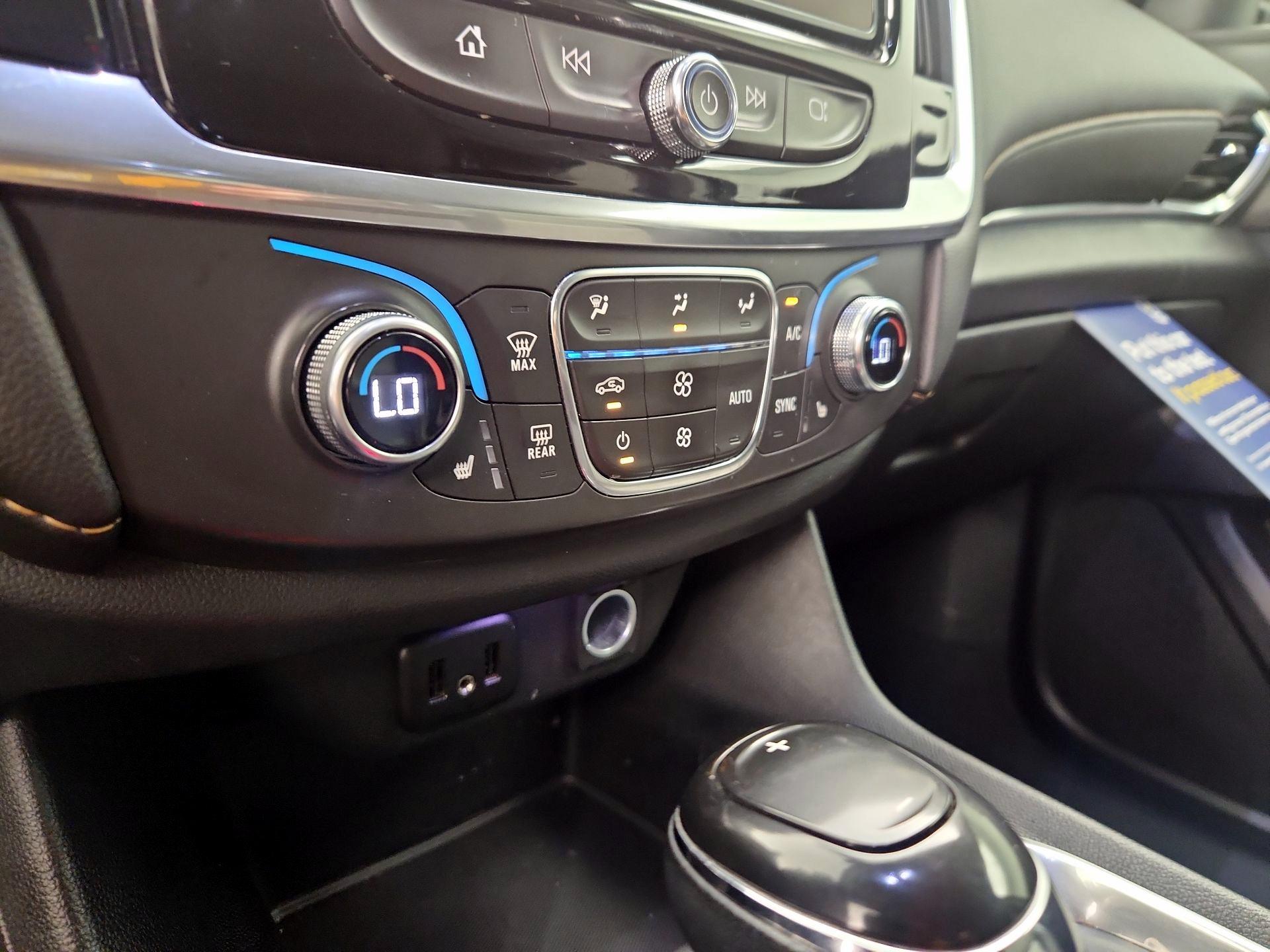 Thumbnail: 2019 Chevrolet Traverse - 16