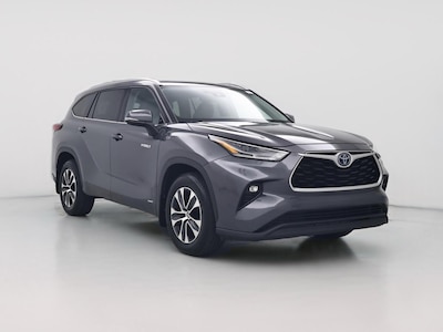 Gray 2021 Toyota Highlander Hybrid XLE