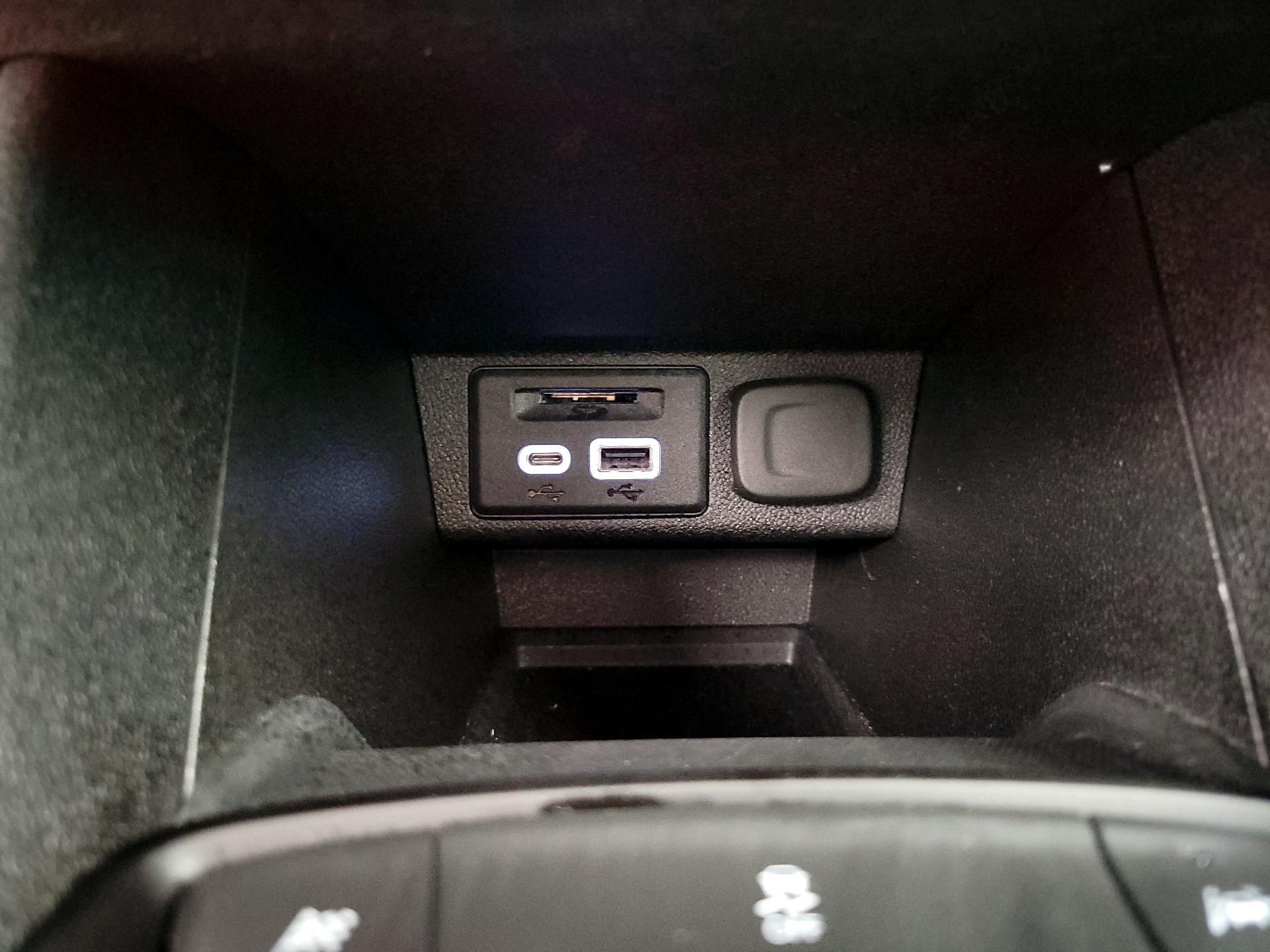 Thumbnail: 2023 Chevrolet Bolt EV - 18