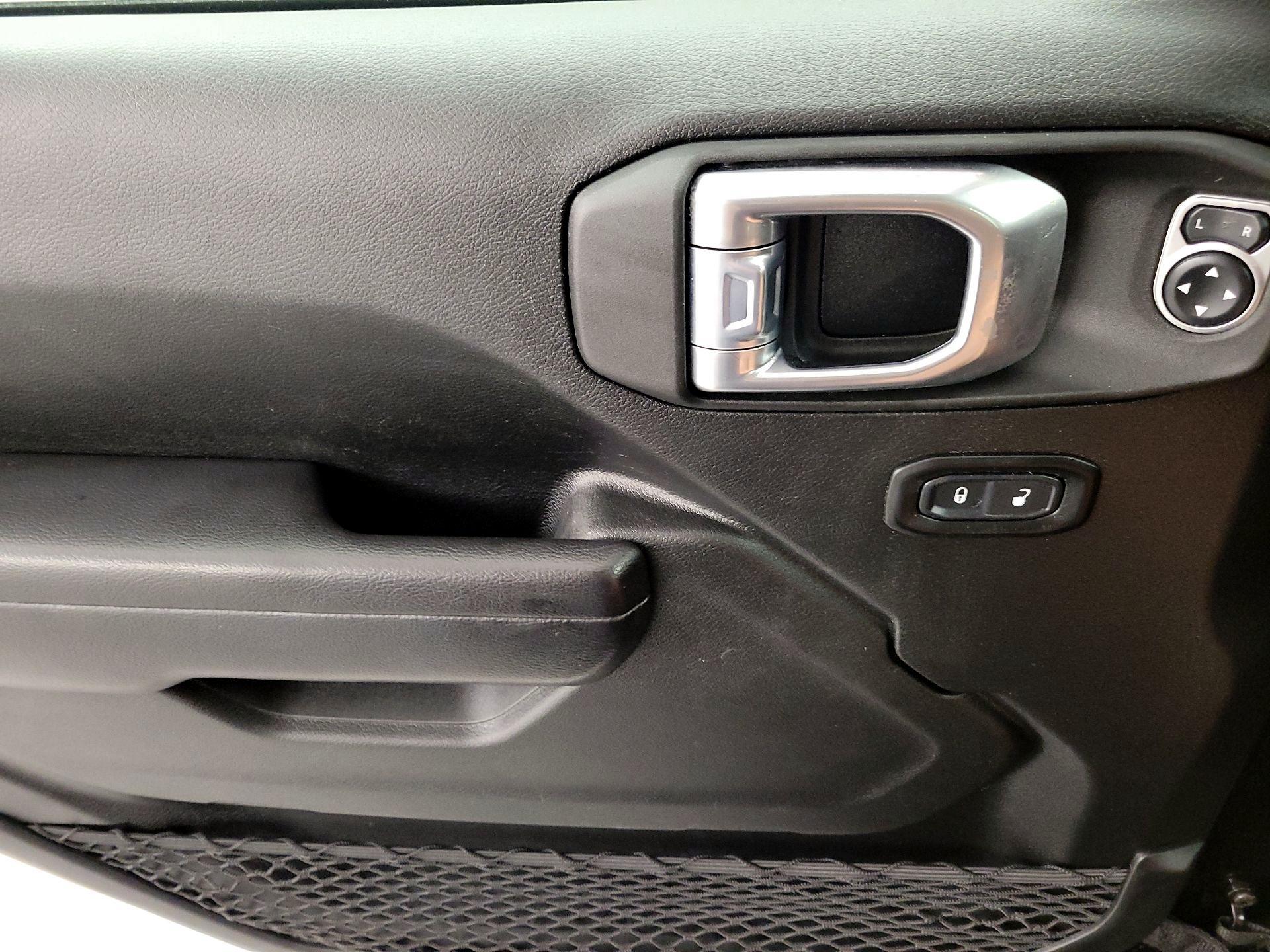 Thumbnail: 2021 Jeep Wrangler - 12