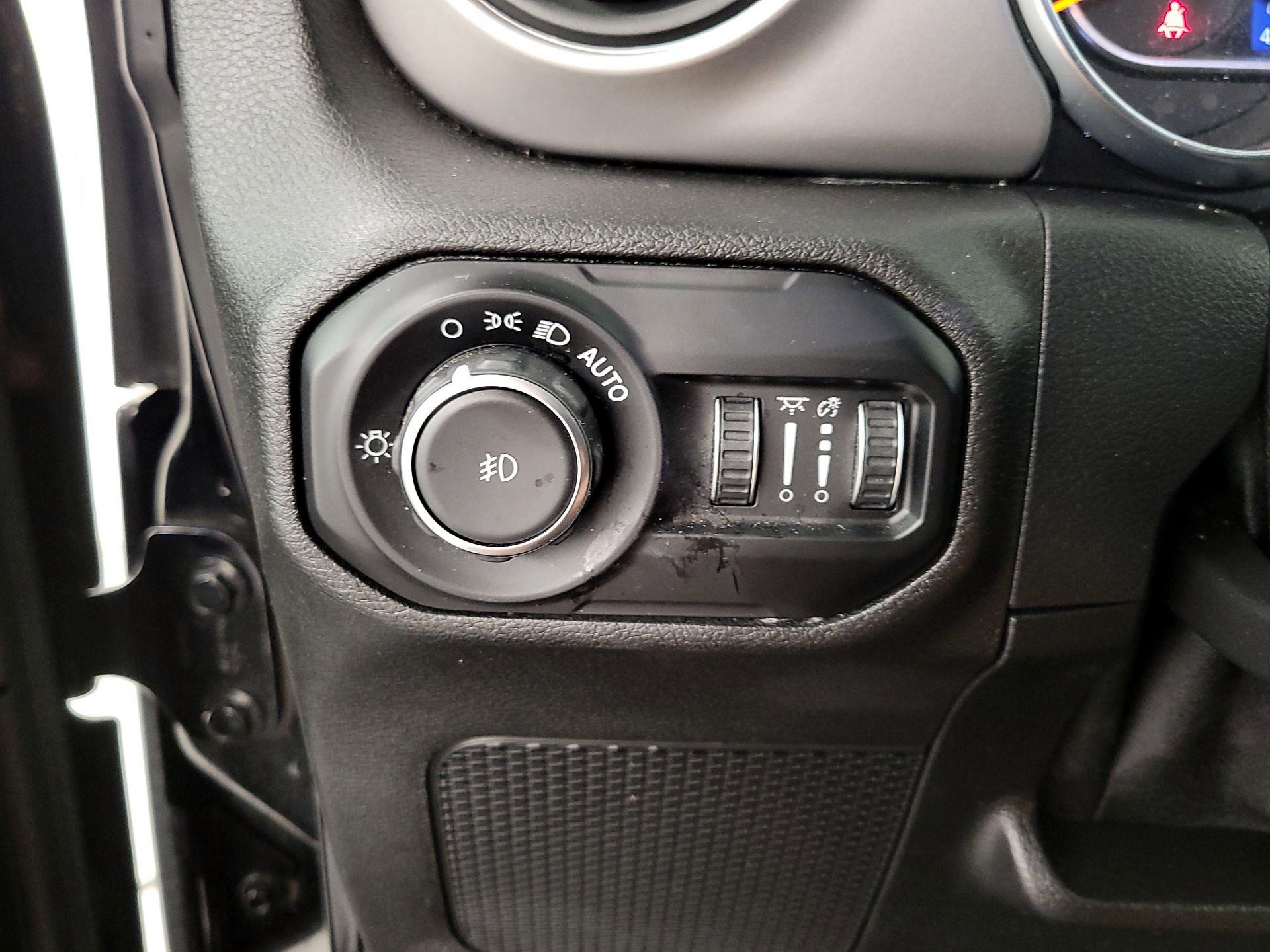 Thumbnail: 2021 Jeep Wrangler - 13