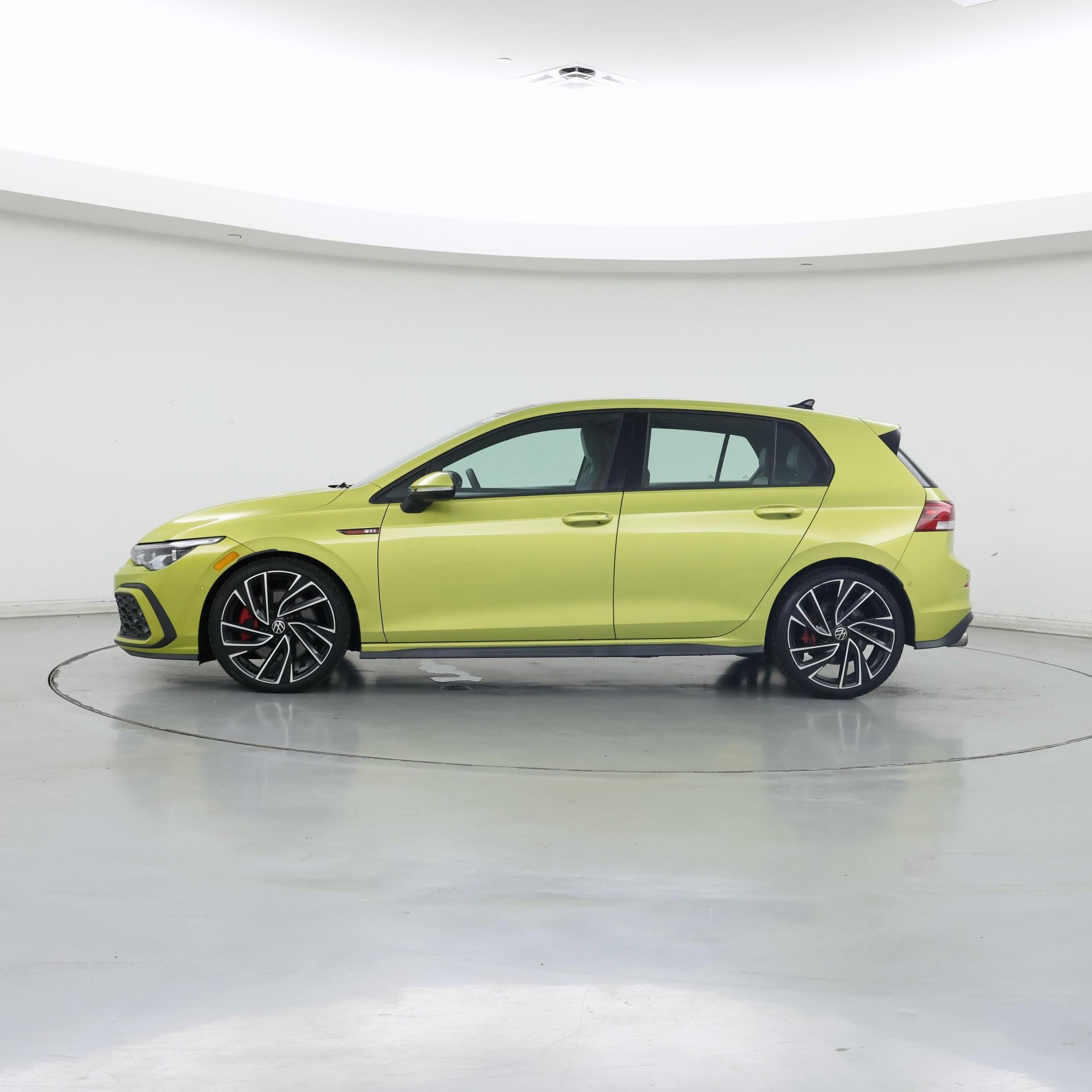 Thumbnail: 2022 Volkswagen Golf - 3