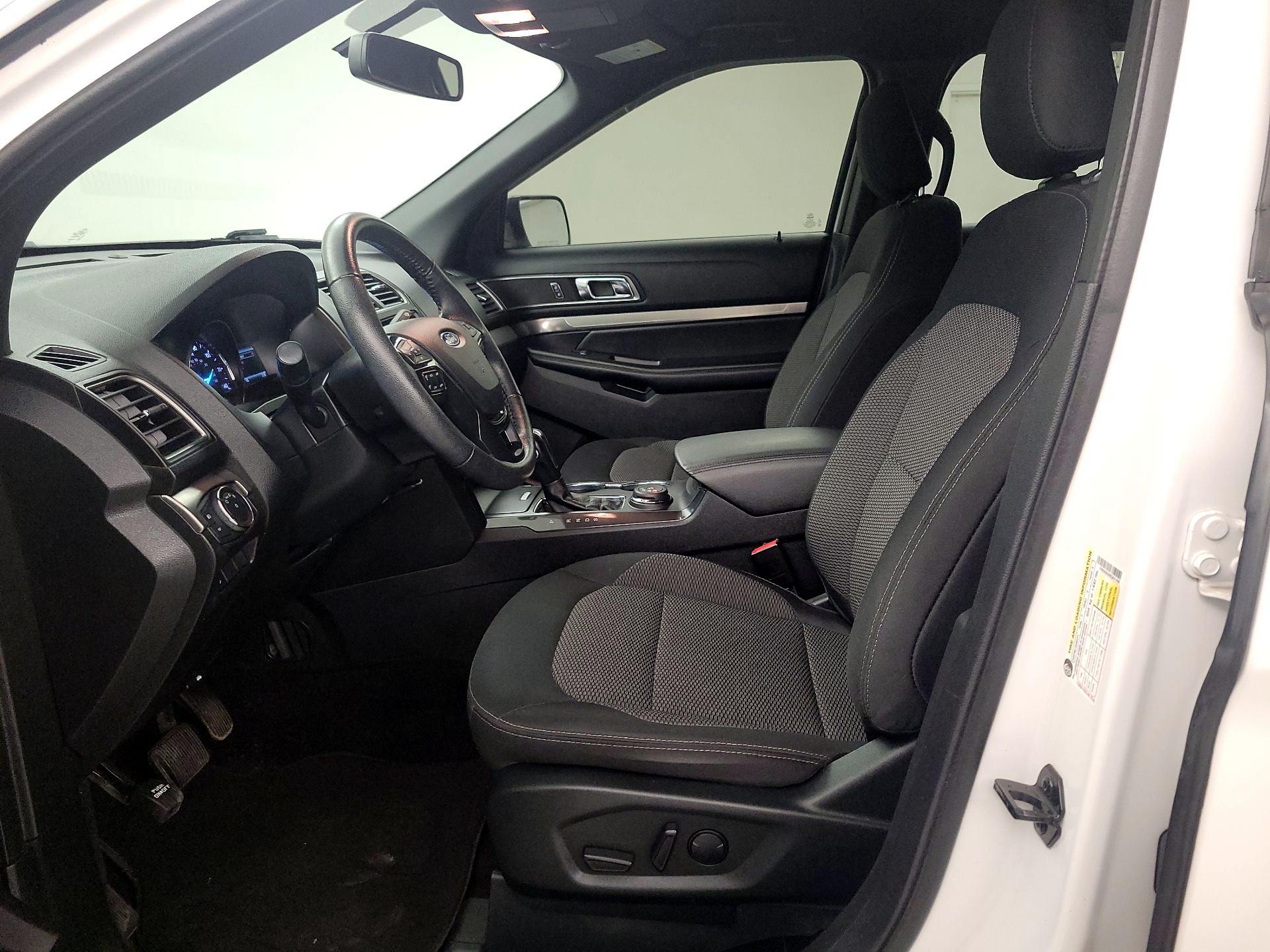 Thumbnail: 2019 Ford Explorer - 11