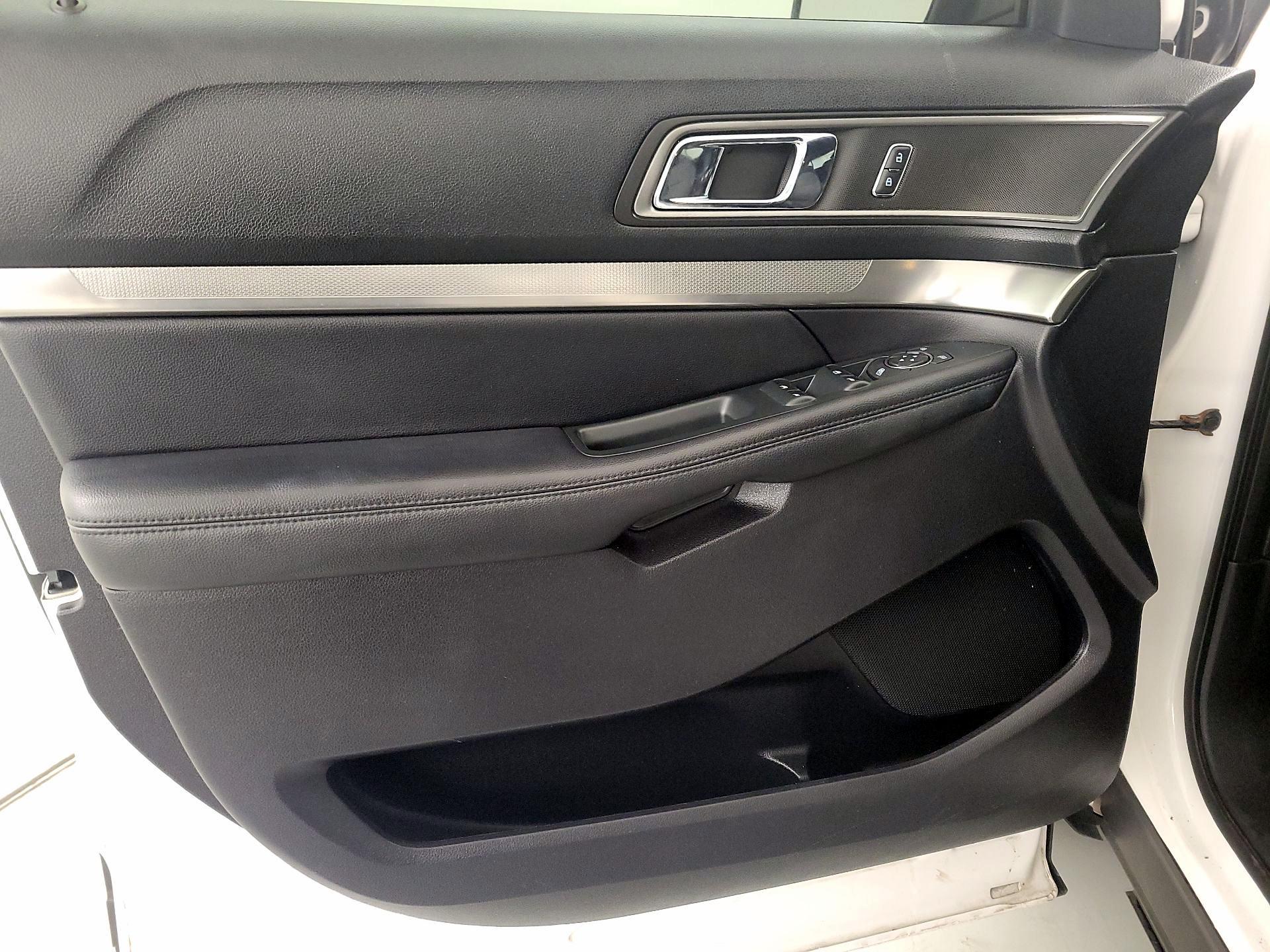 Thumbnail: 2019 Ford Explorer - 12