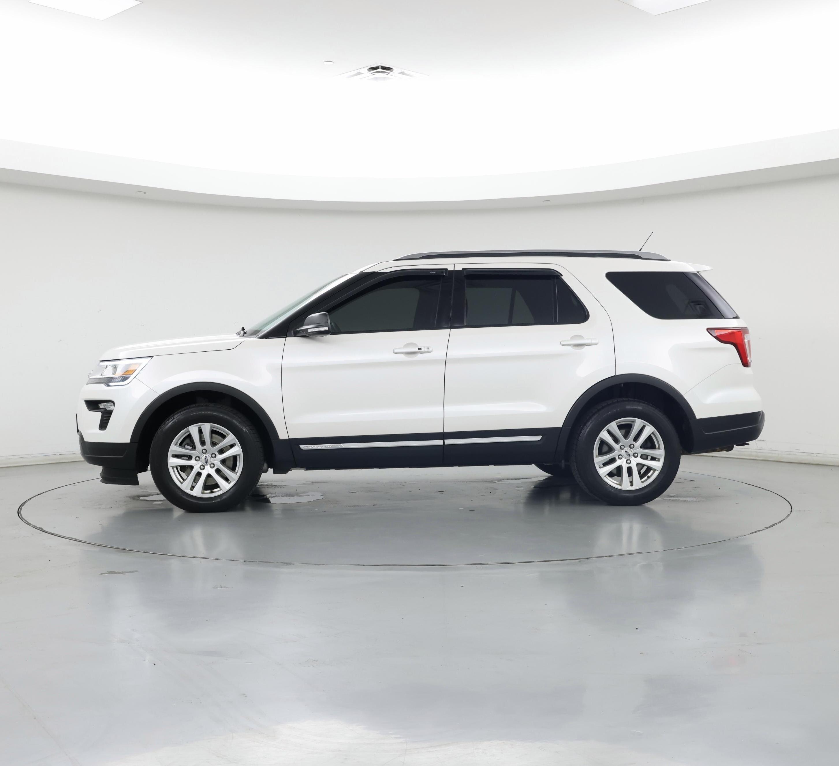 Thumbnail: 2019 Ford Explorer - 3