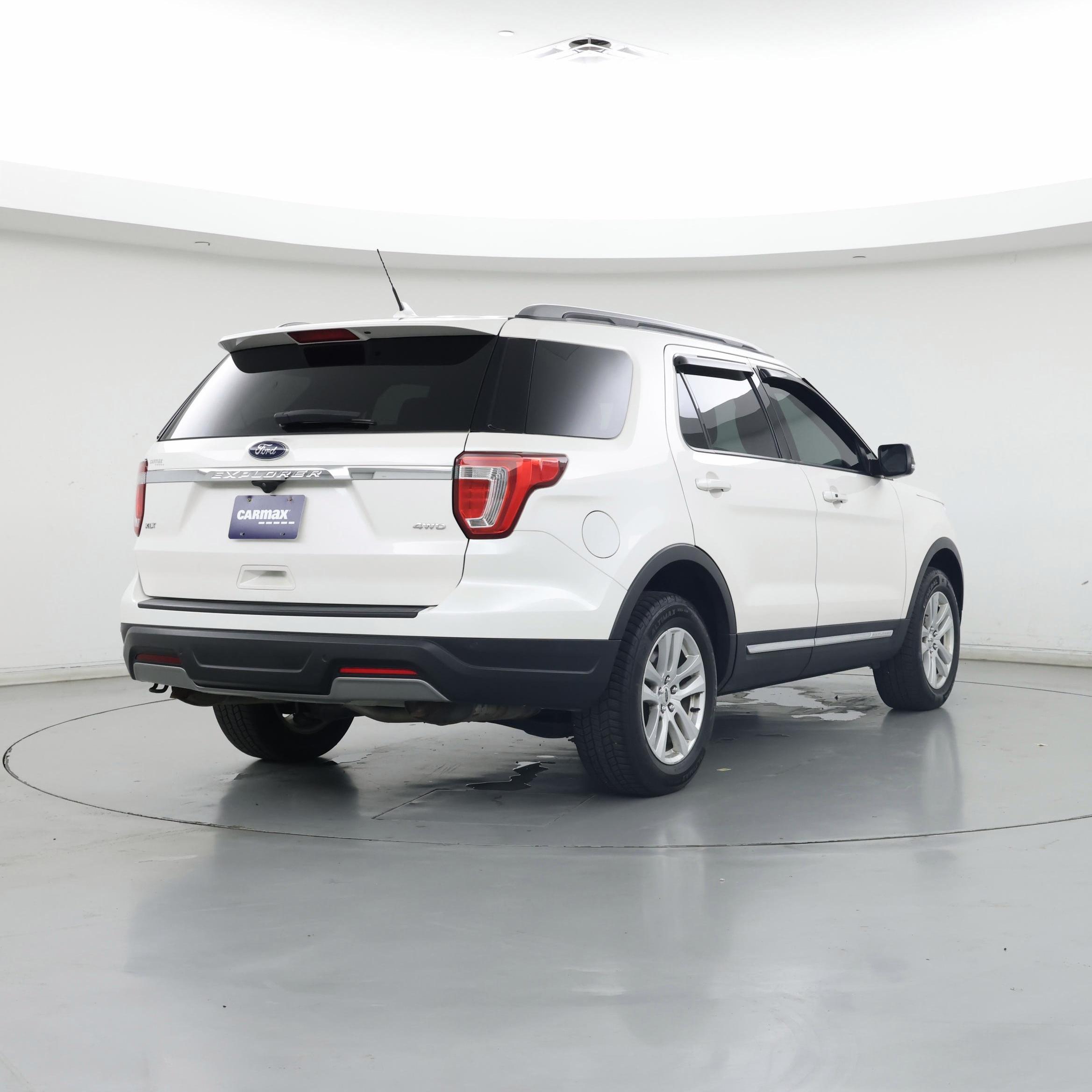 Thumbnail: 2019 Ford Explorer - 8