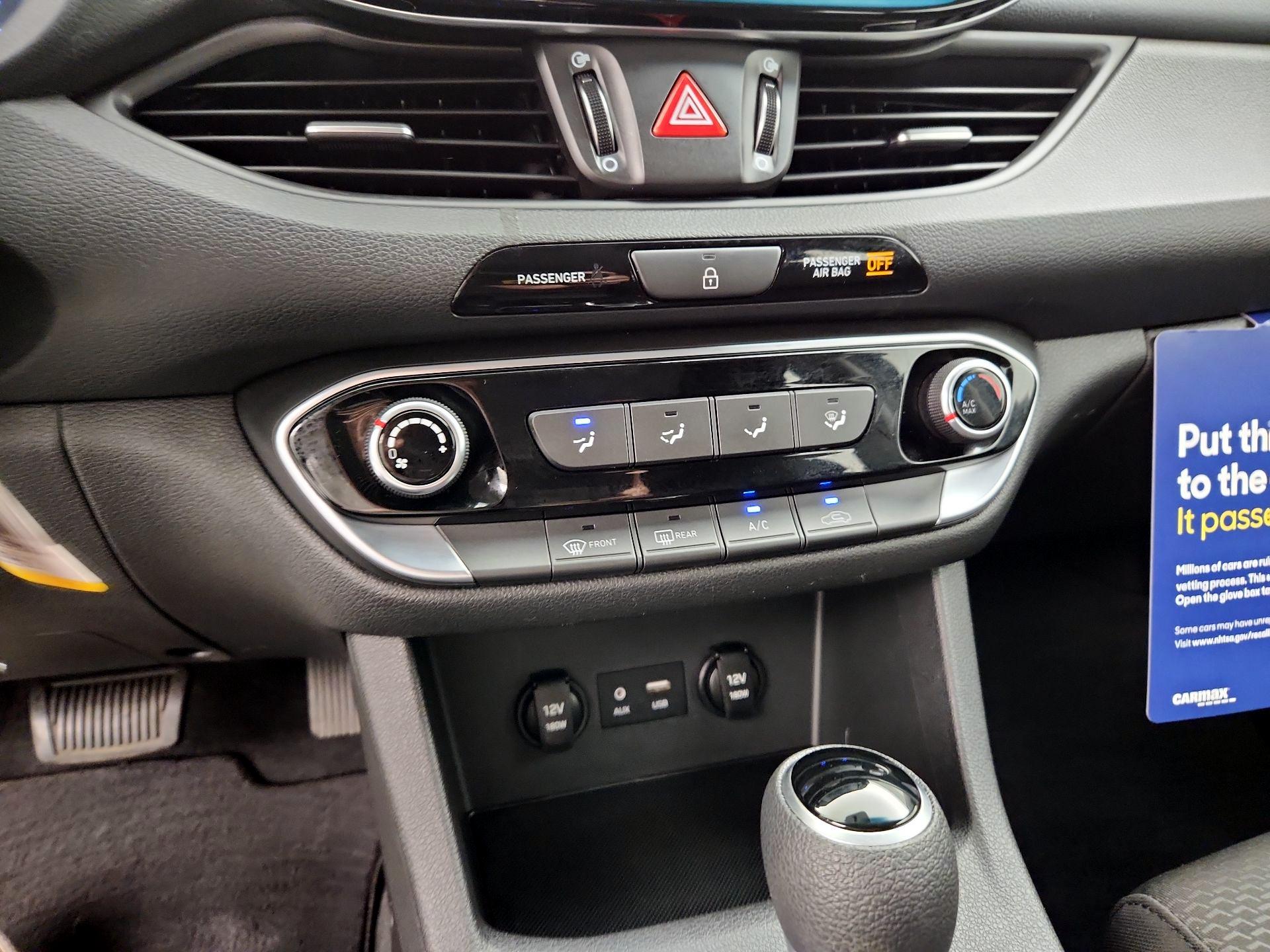 Thumbnail: 2018 Hyundai Elantra - 16