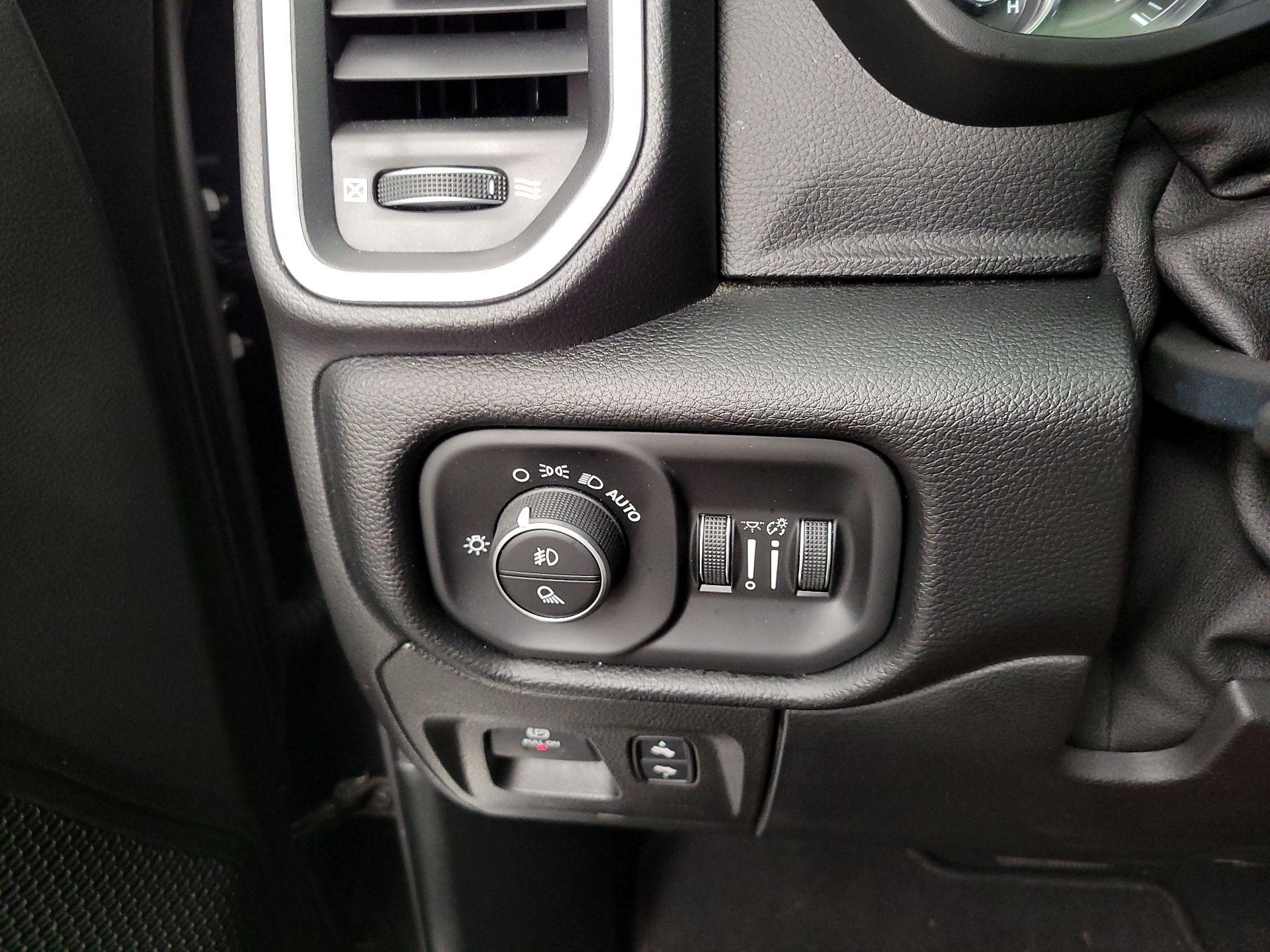 Thumbnail: 2019 RAM 1500 - 13