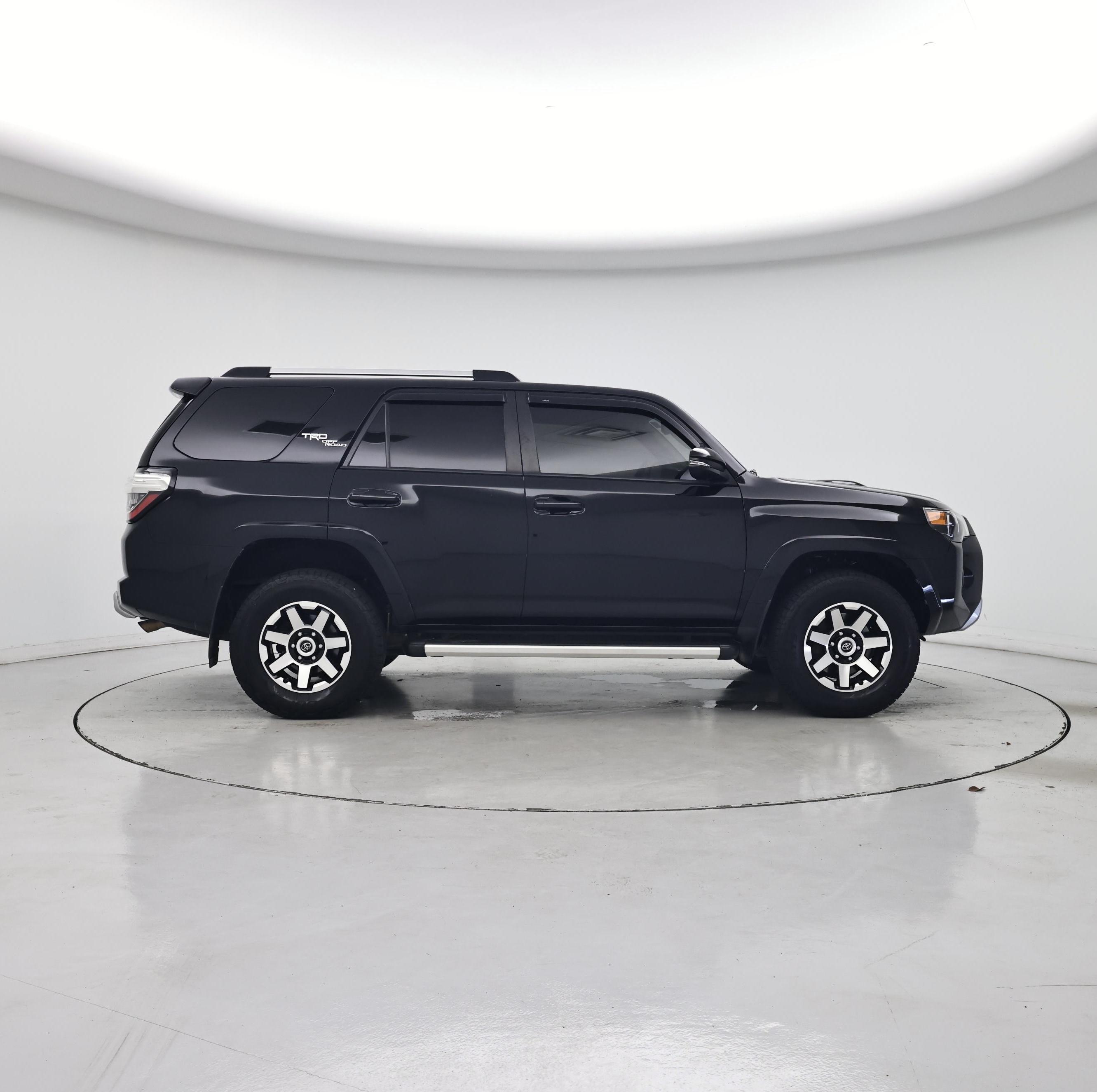Thumbnail: 2017 Toyota 4Runner - 7