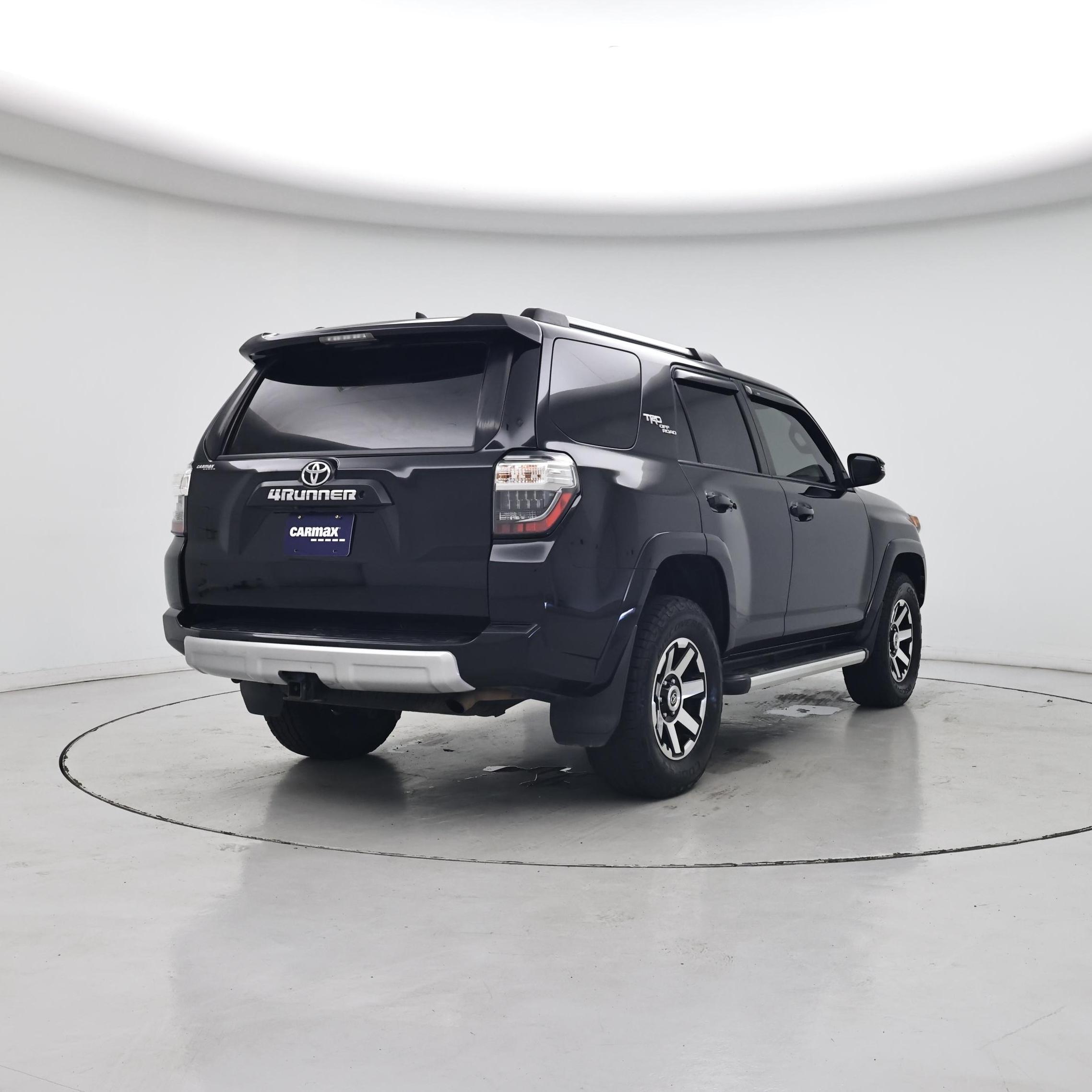 Thumbnail: 2017 Toyota 4Runner - 8