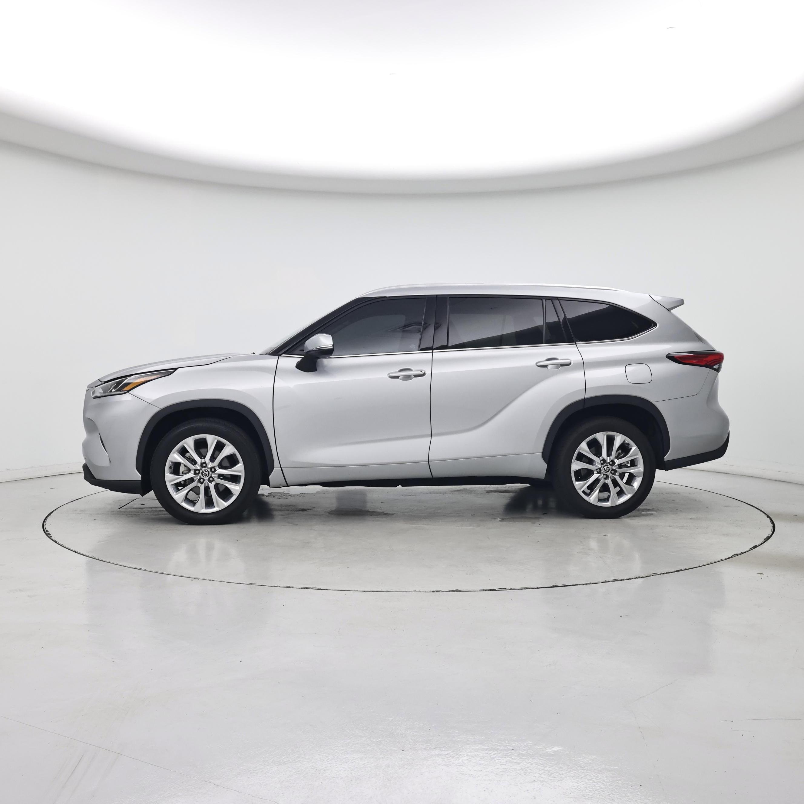 Thumbnail: 2023 Toyota Highlander - 3
