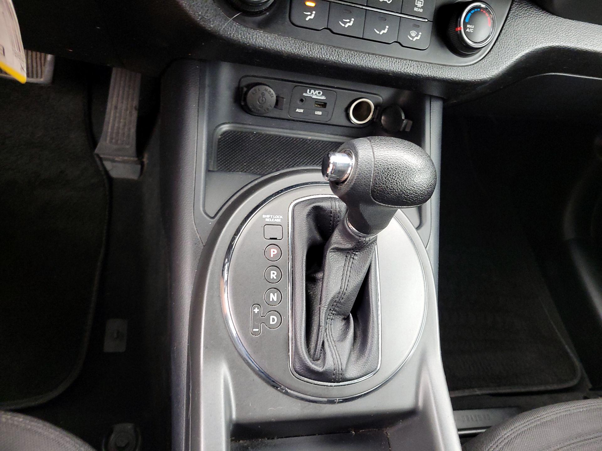 Thumbnail: 2013 Kia Sportage - 17
