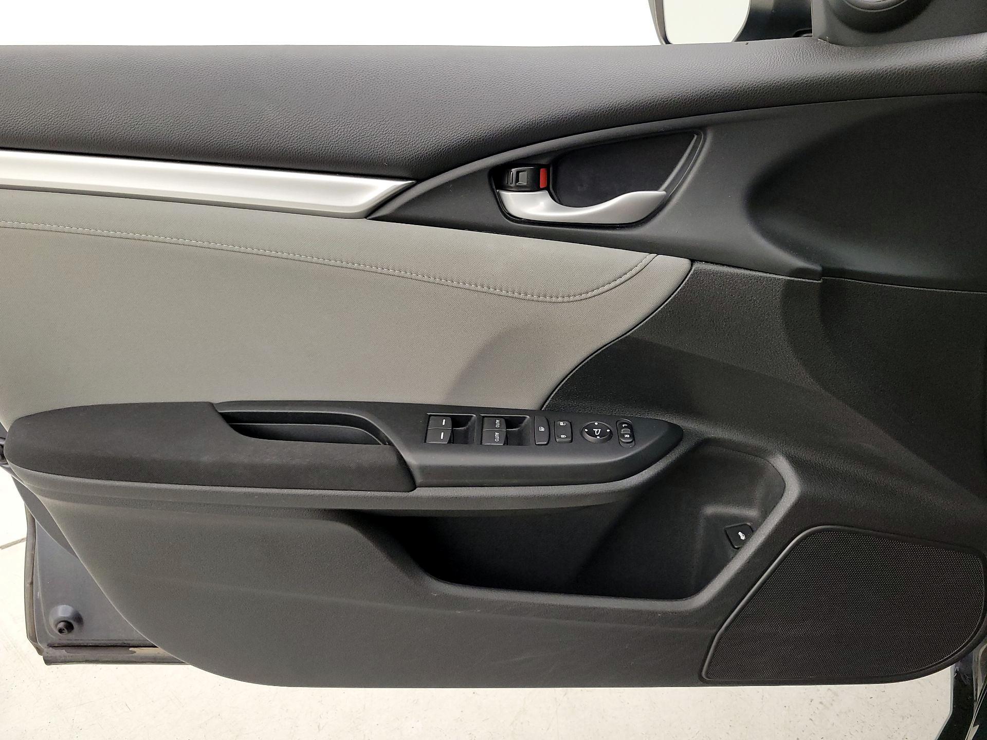 Thumbnail: 2017 Honda Civic - 12