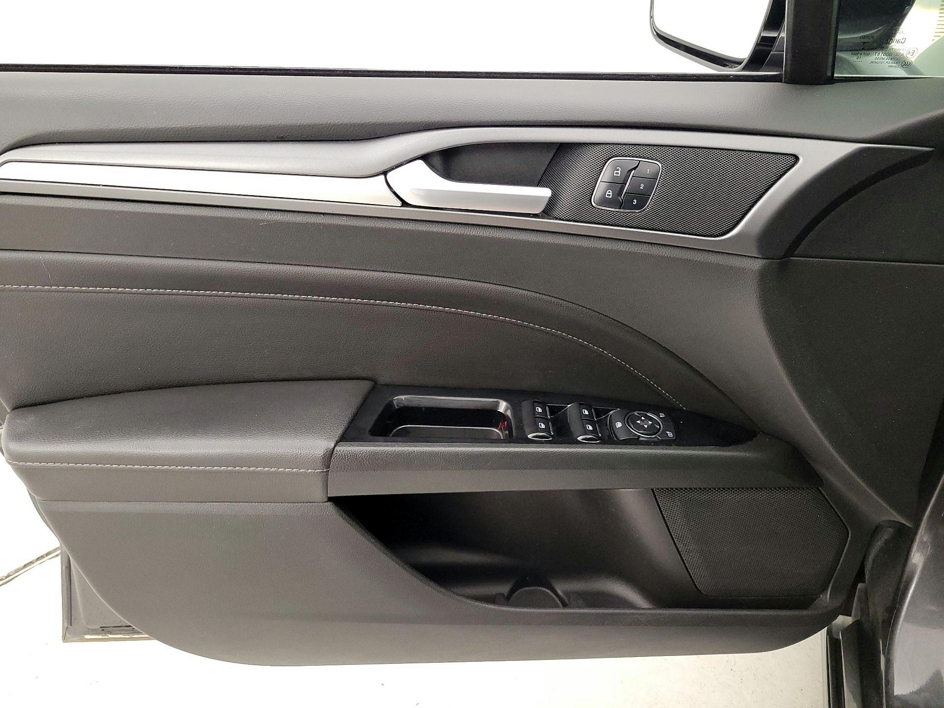Thumbnail: 2016 Ford Fusion - 12