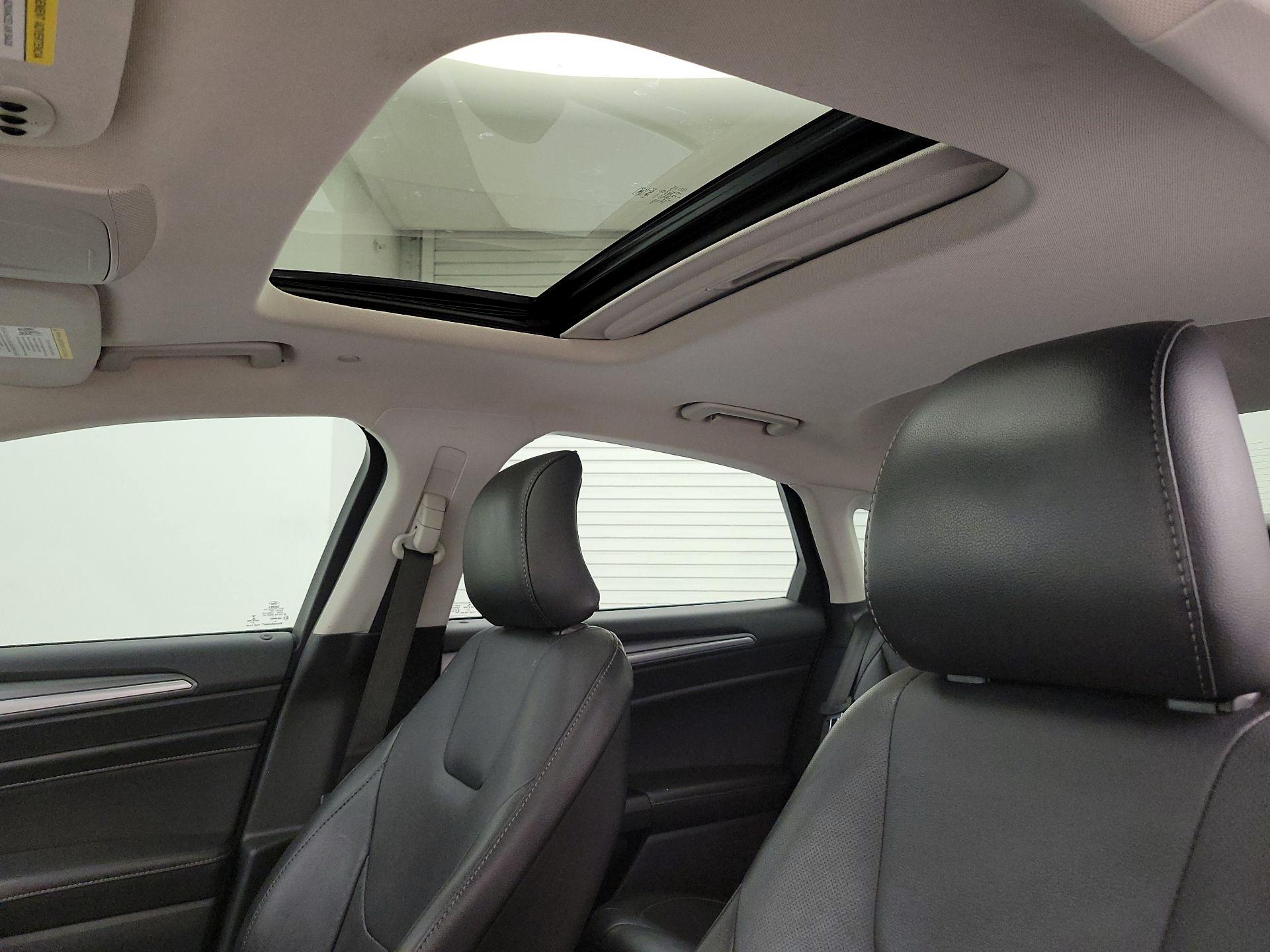 Thumbnail: 2016 Ford Fusion - 19