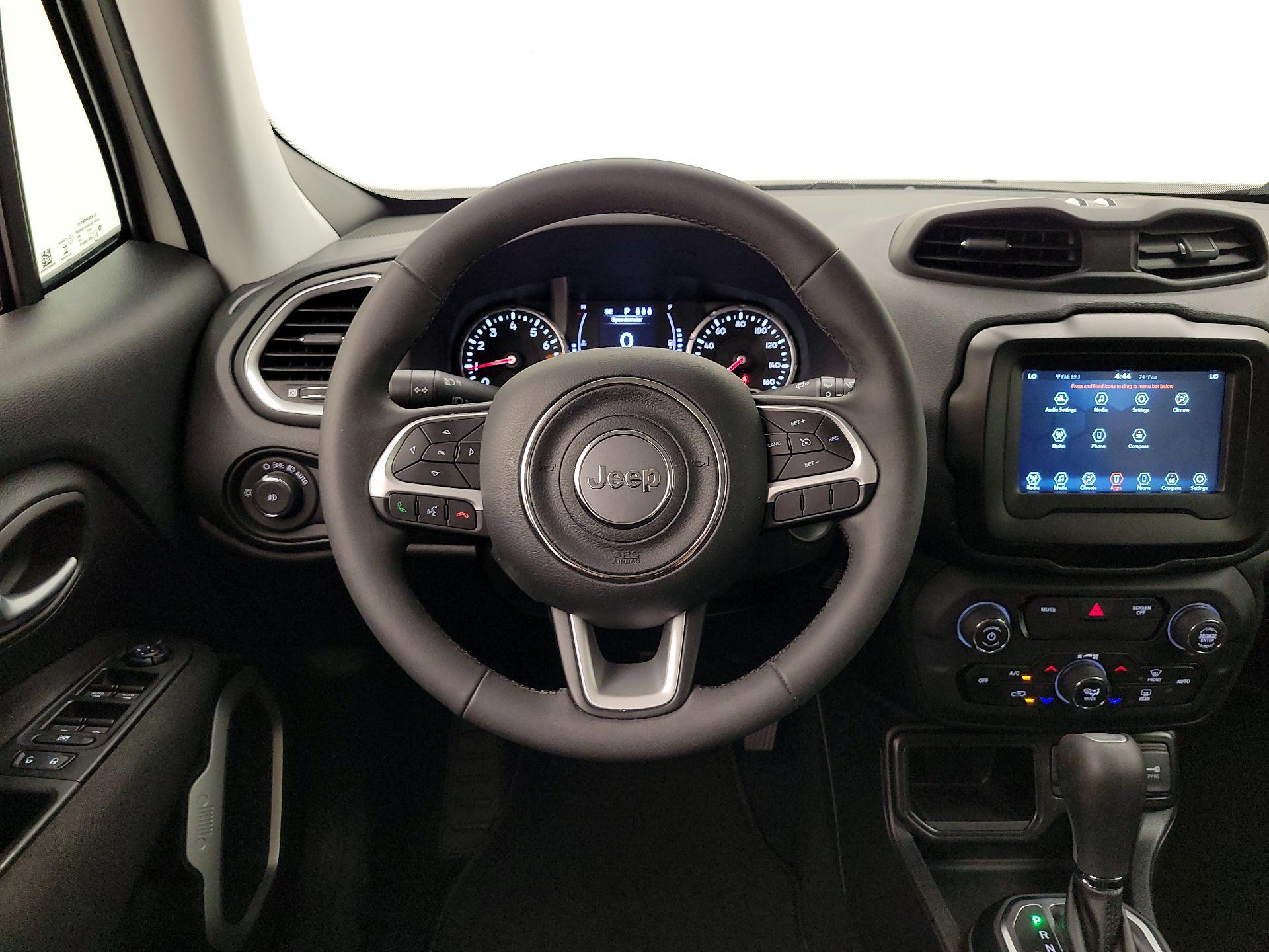 Thumbnail: 2019 Jeep Renegade - 10
